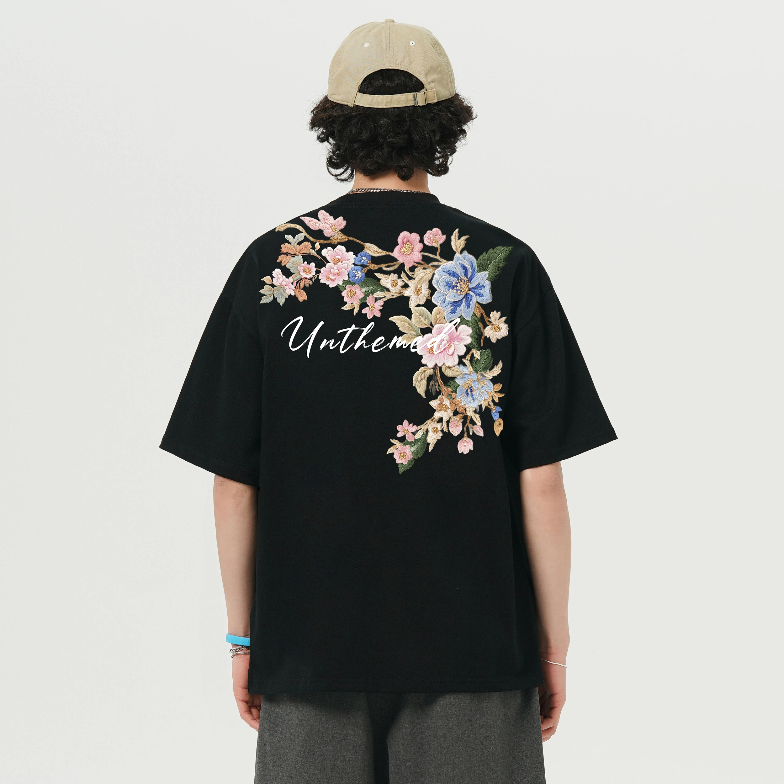 UNthemed T