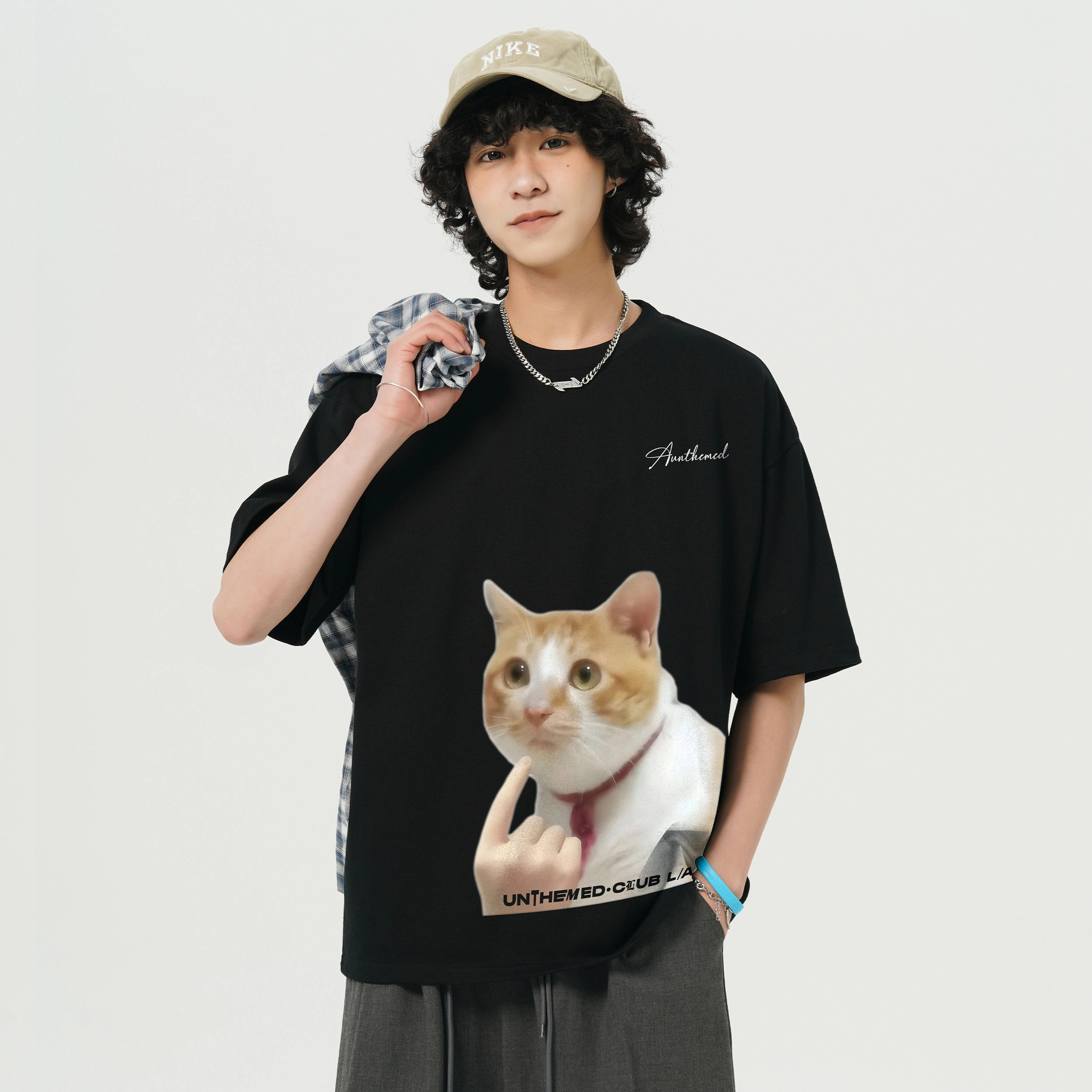 UNthemed T