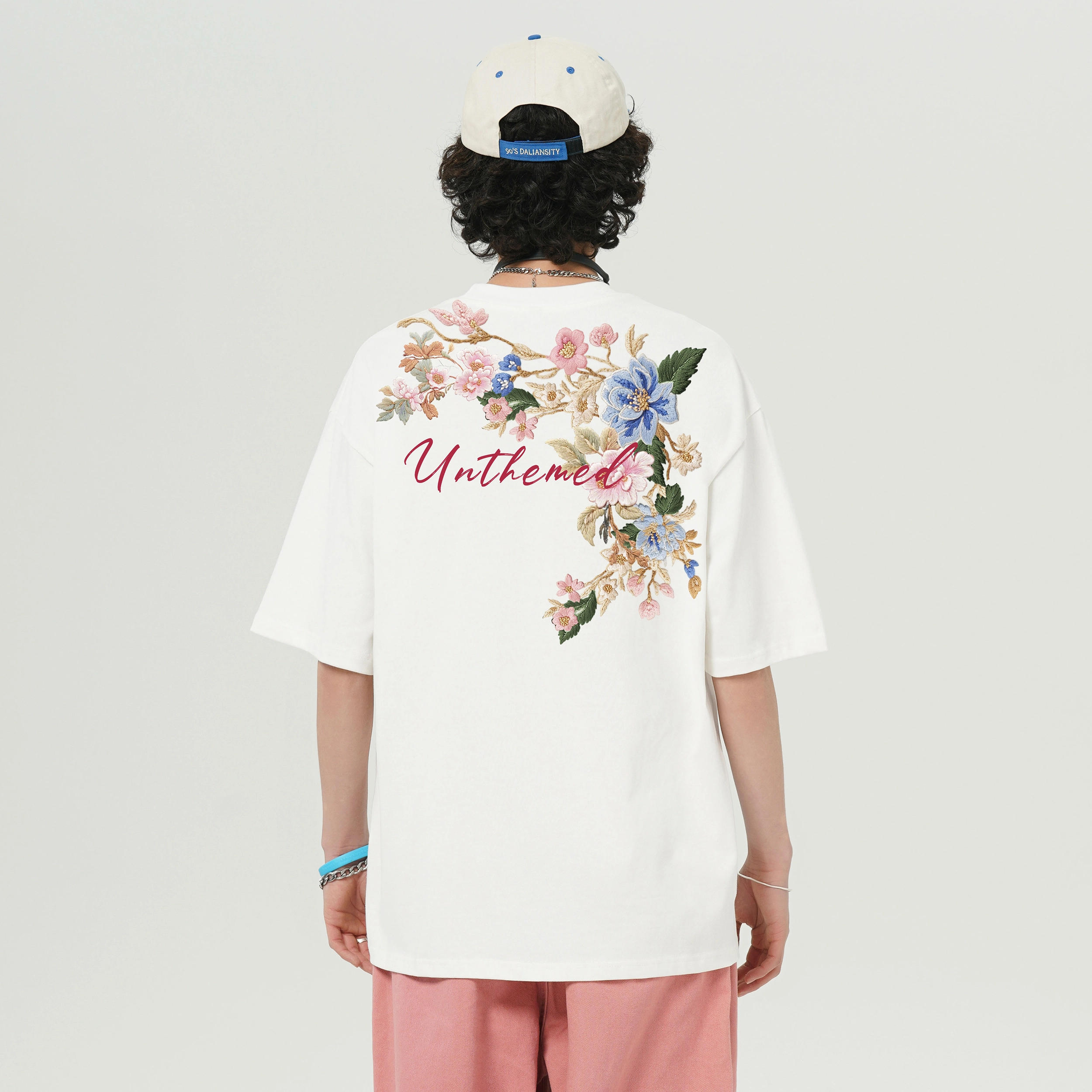 UNthemed T