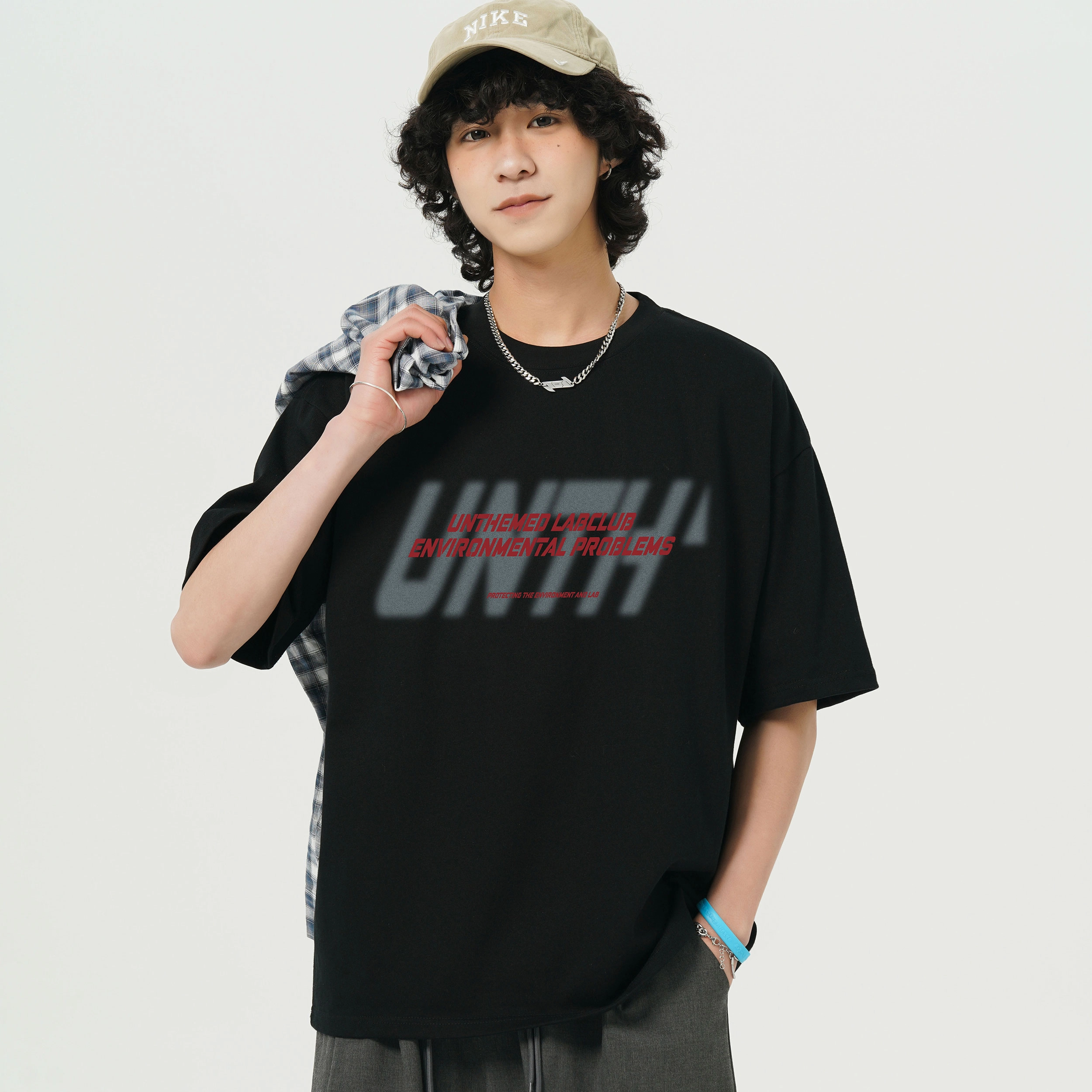 UNthemed T