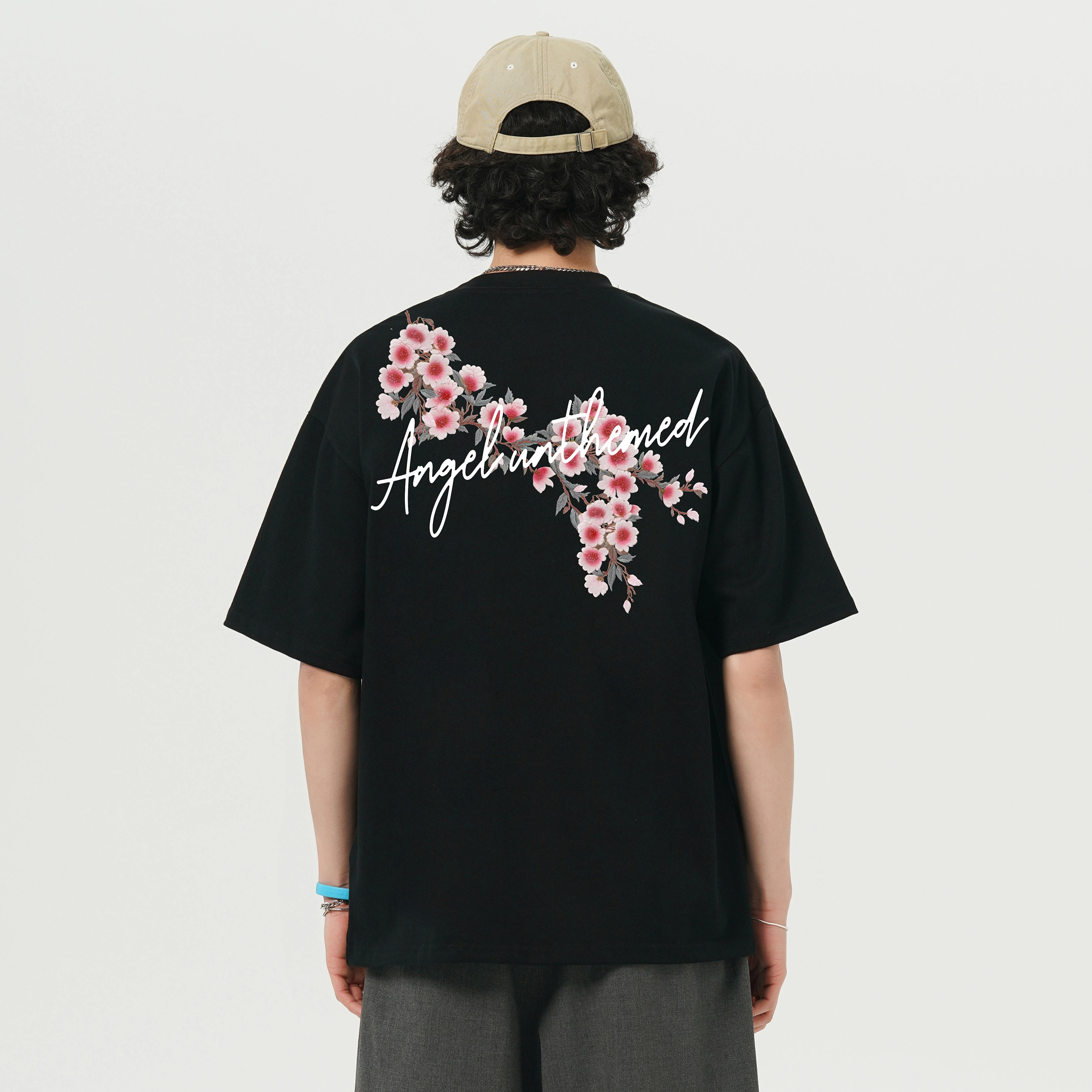 UNthemed T
