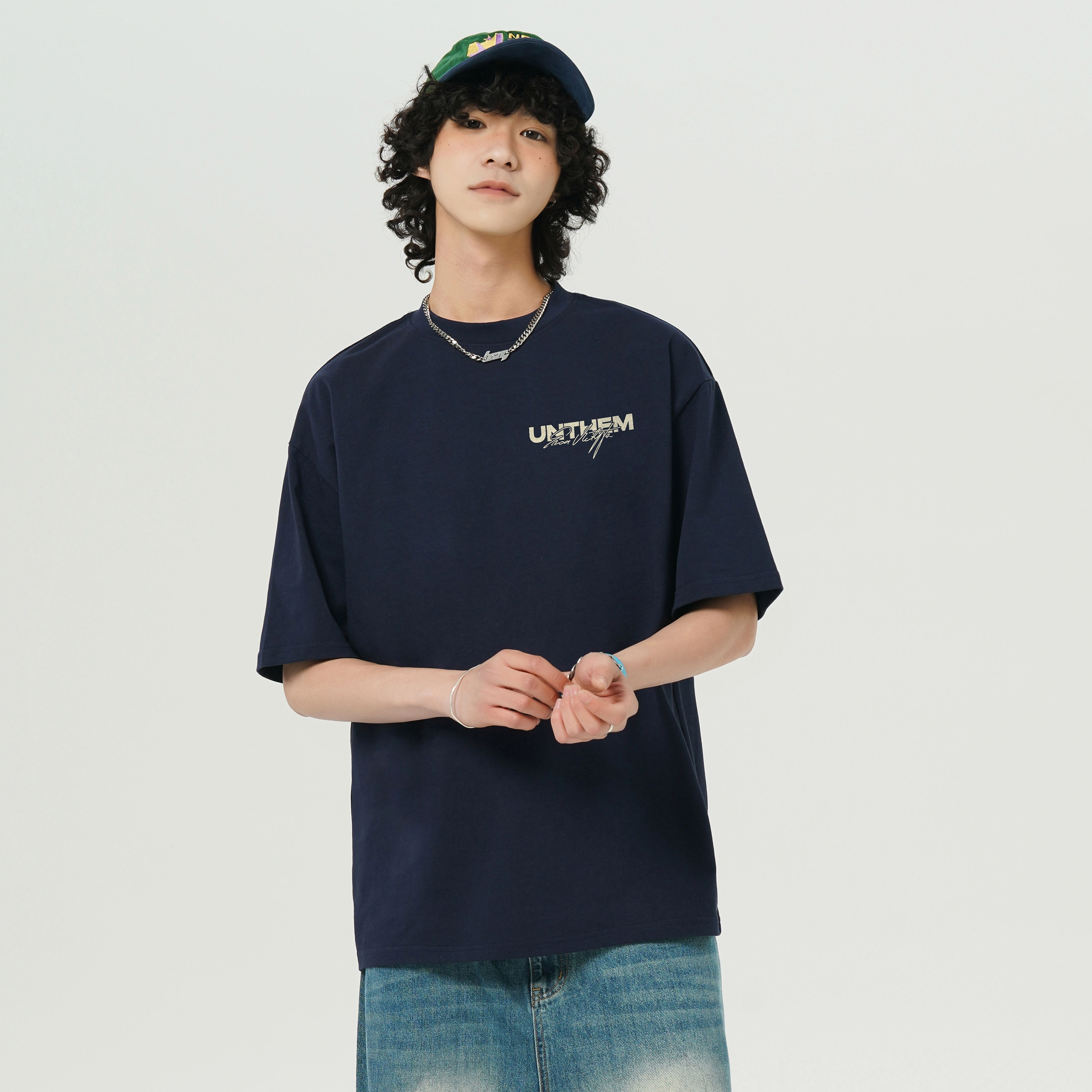 UNthemed T
