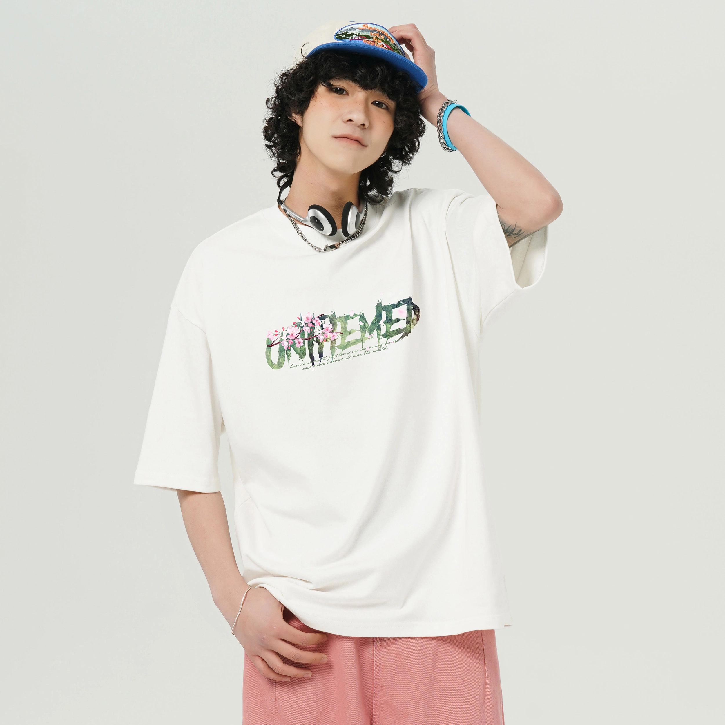 UNthemed T