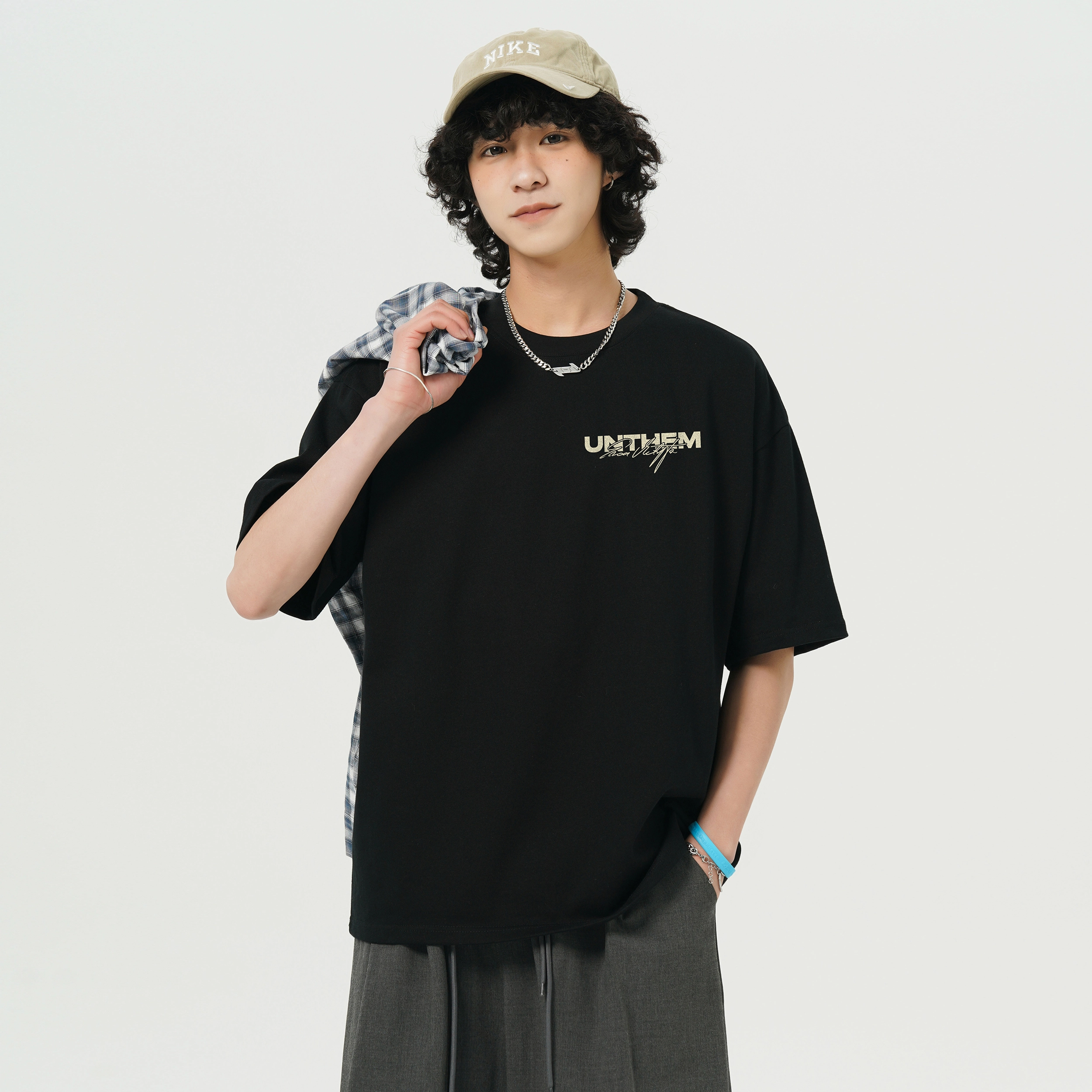 UNthemed T