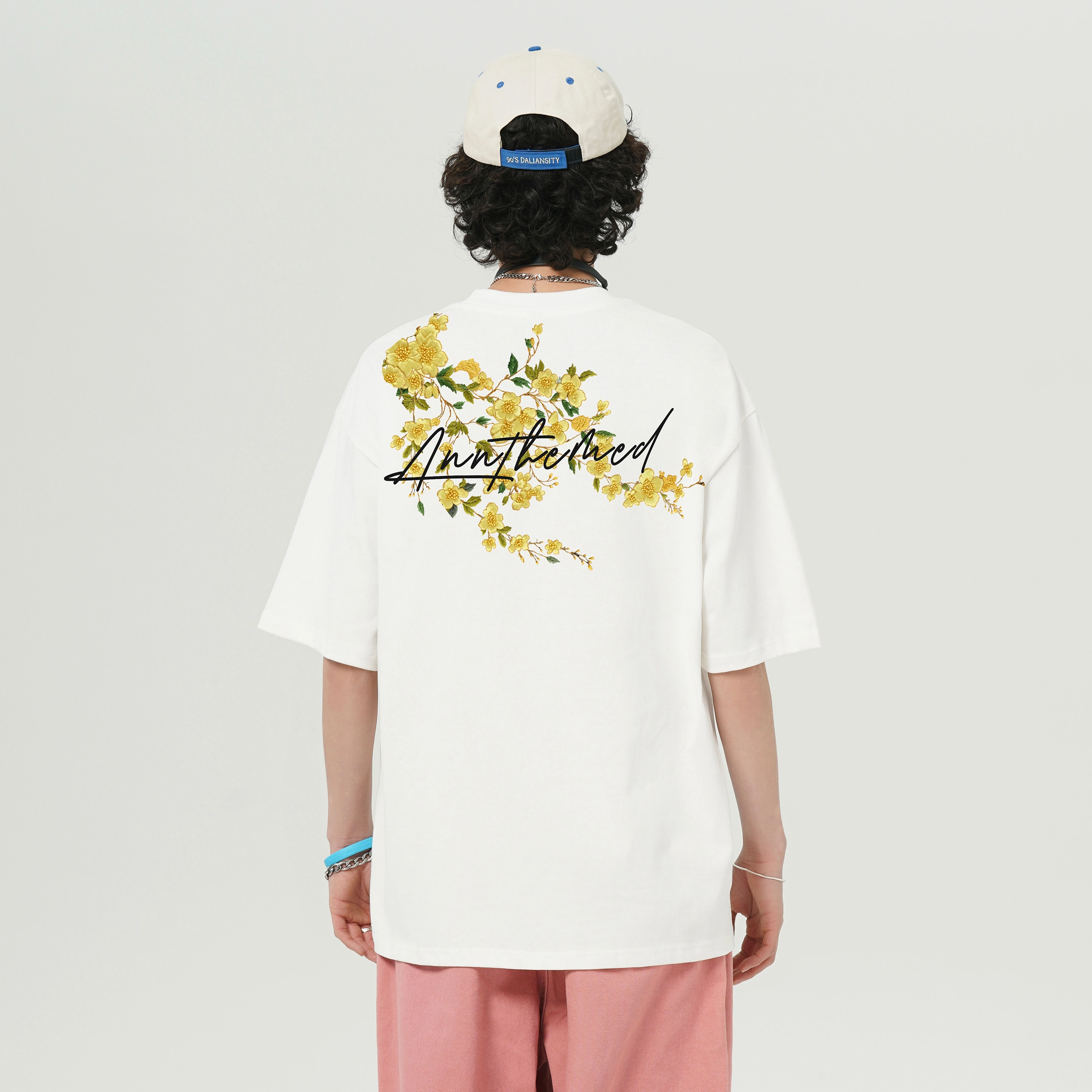 UNthemed T