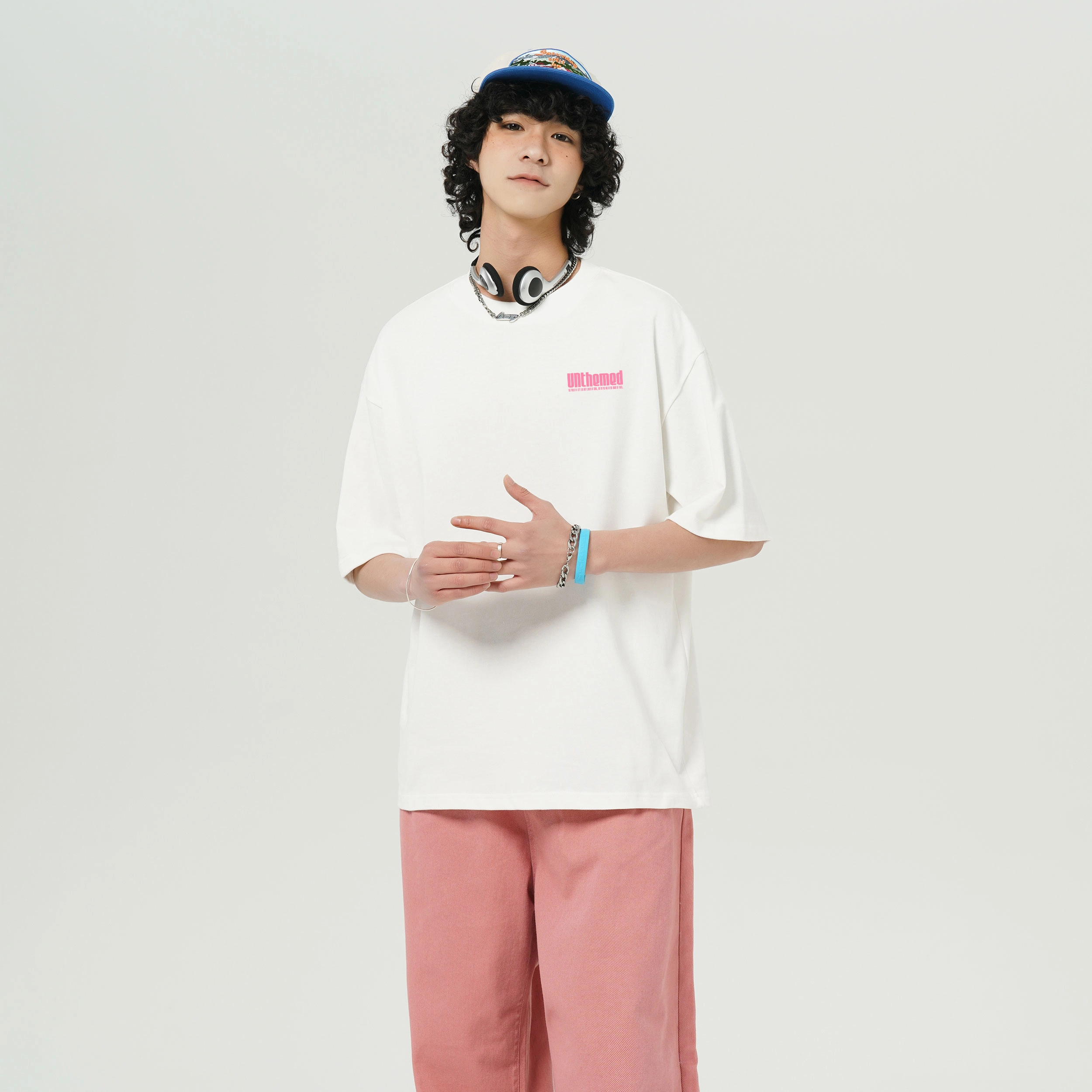 UNthemed T