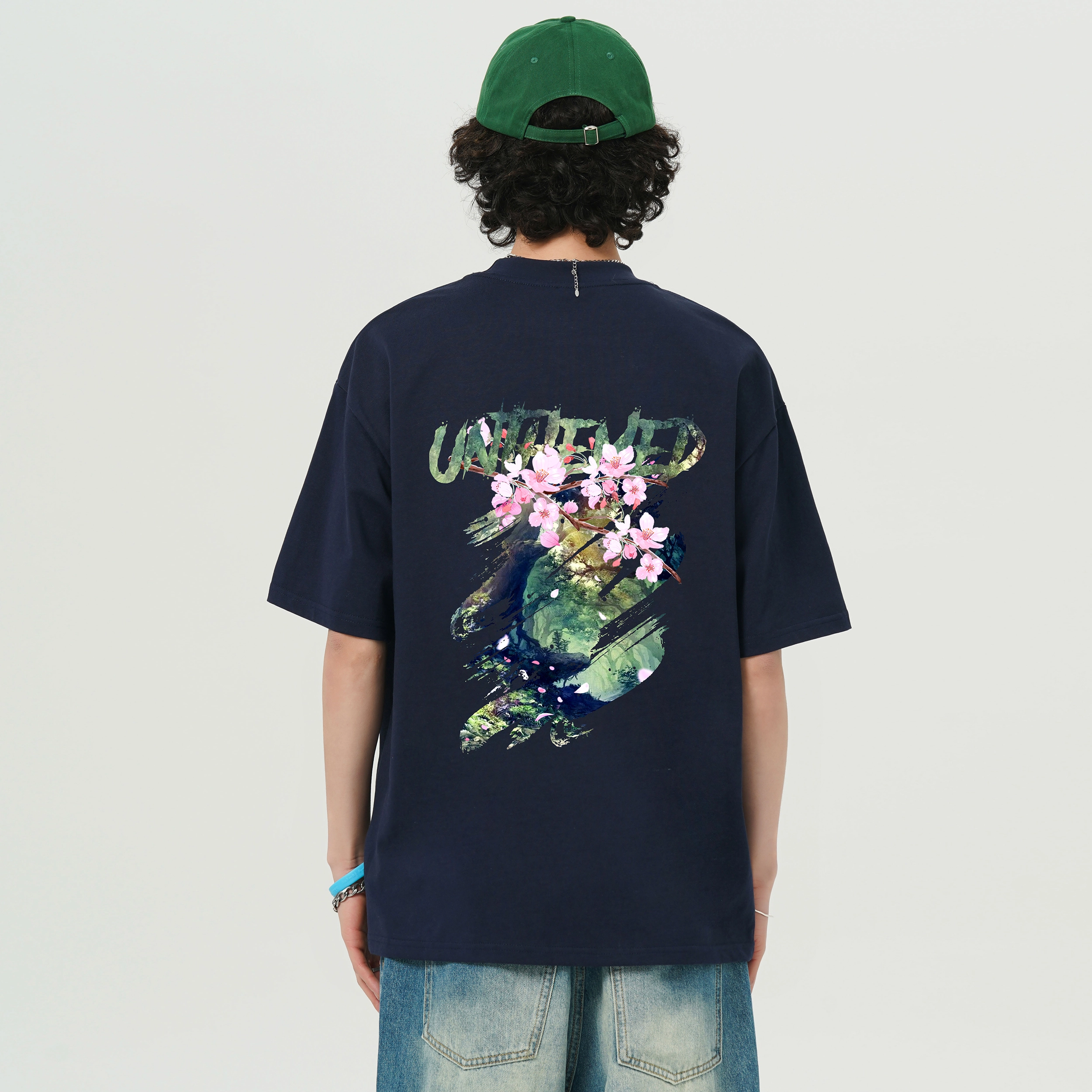 UNthemed T