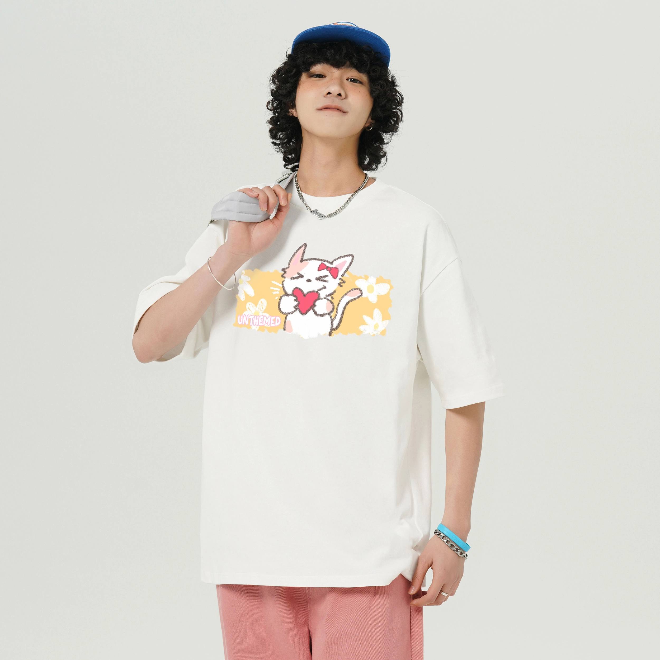 UNthemed T