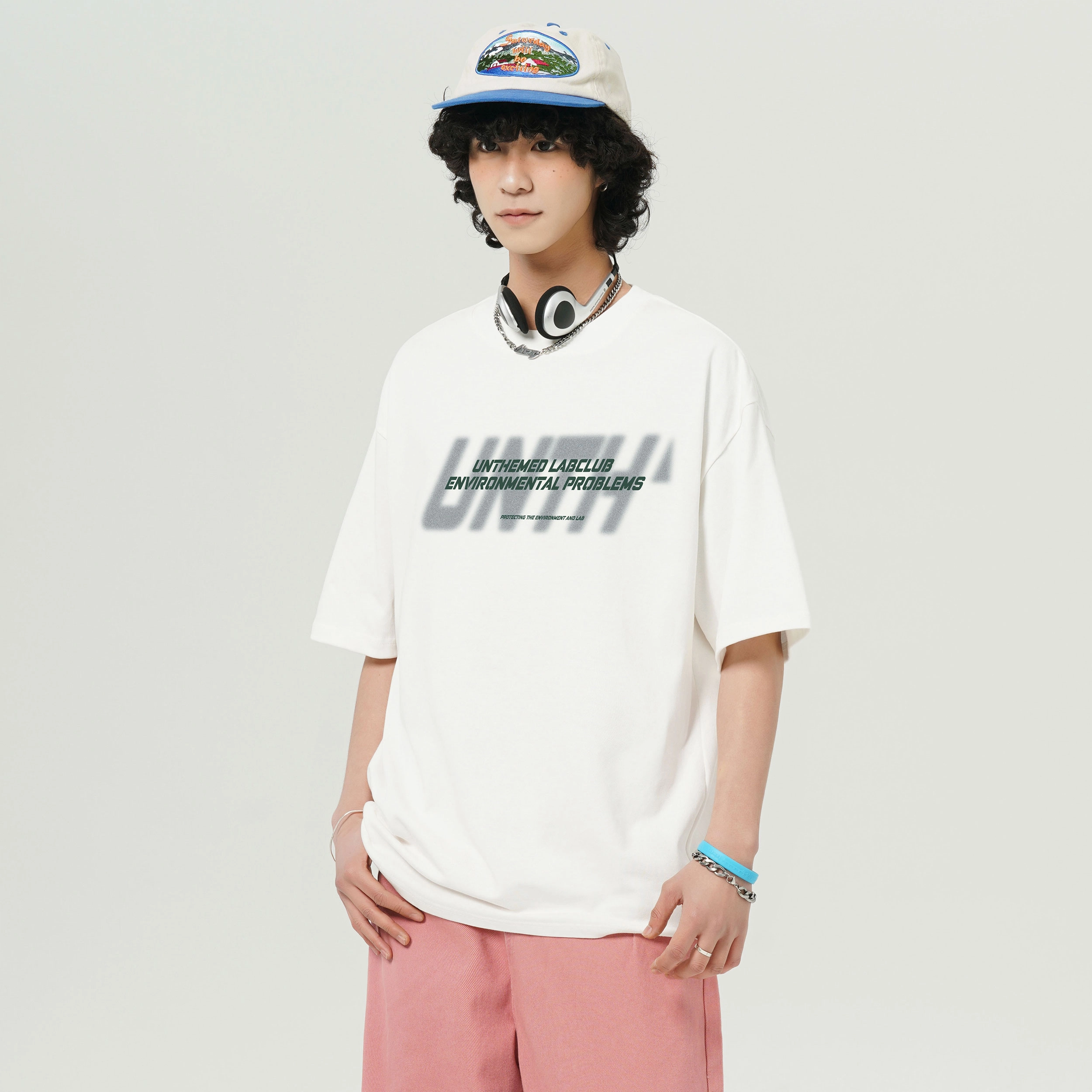 UNthemed T