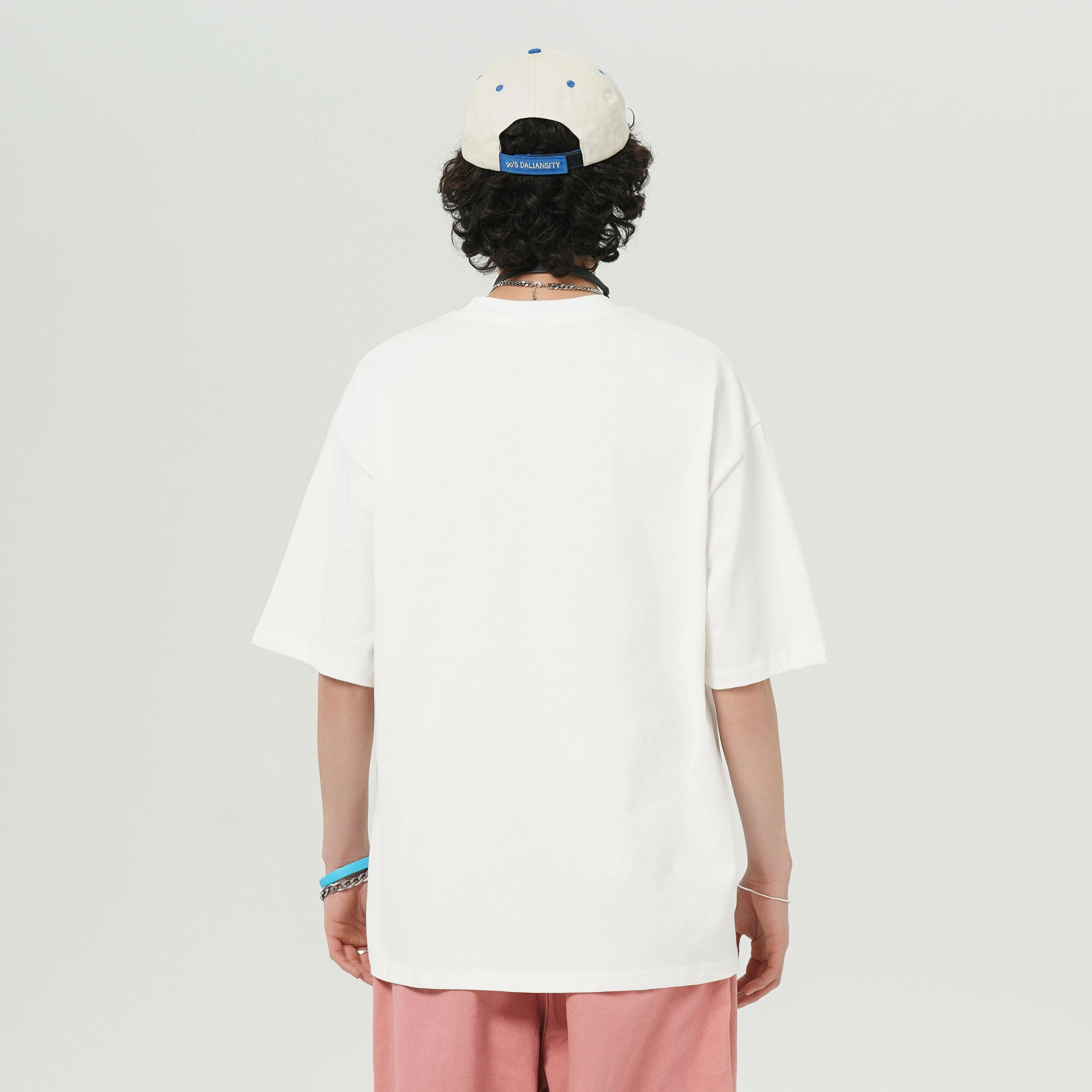UNthemed T