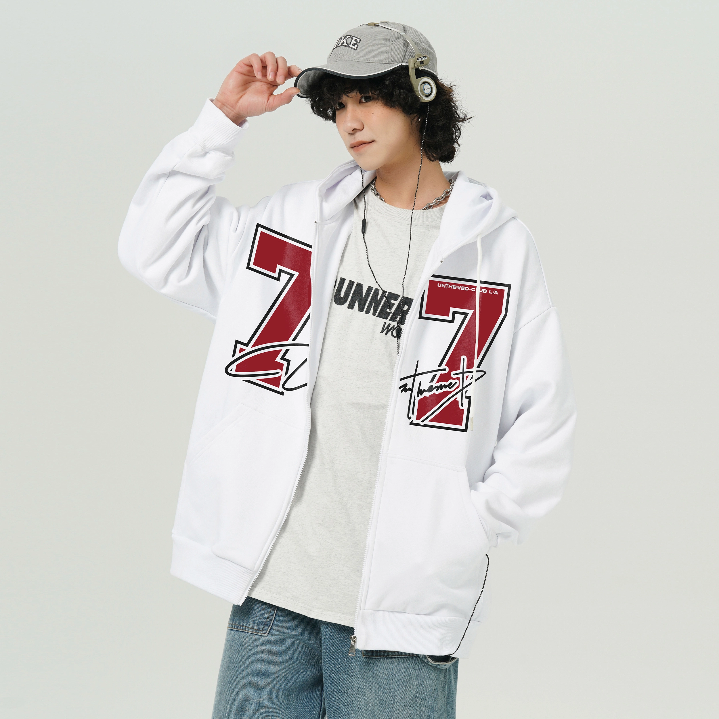 UNthemed 77Logo