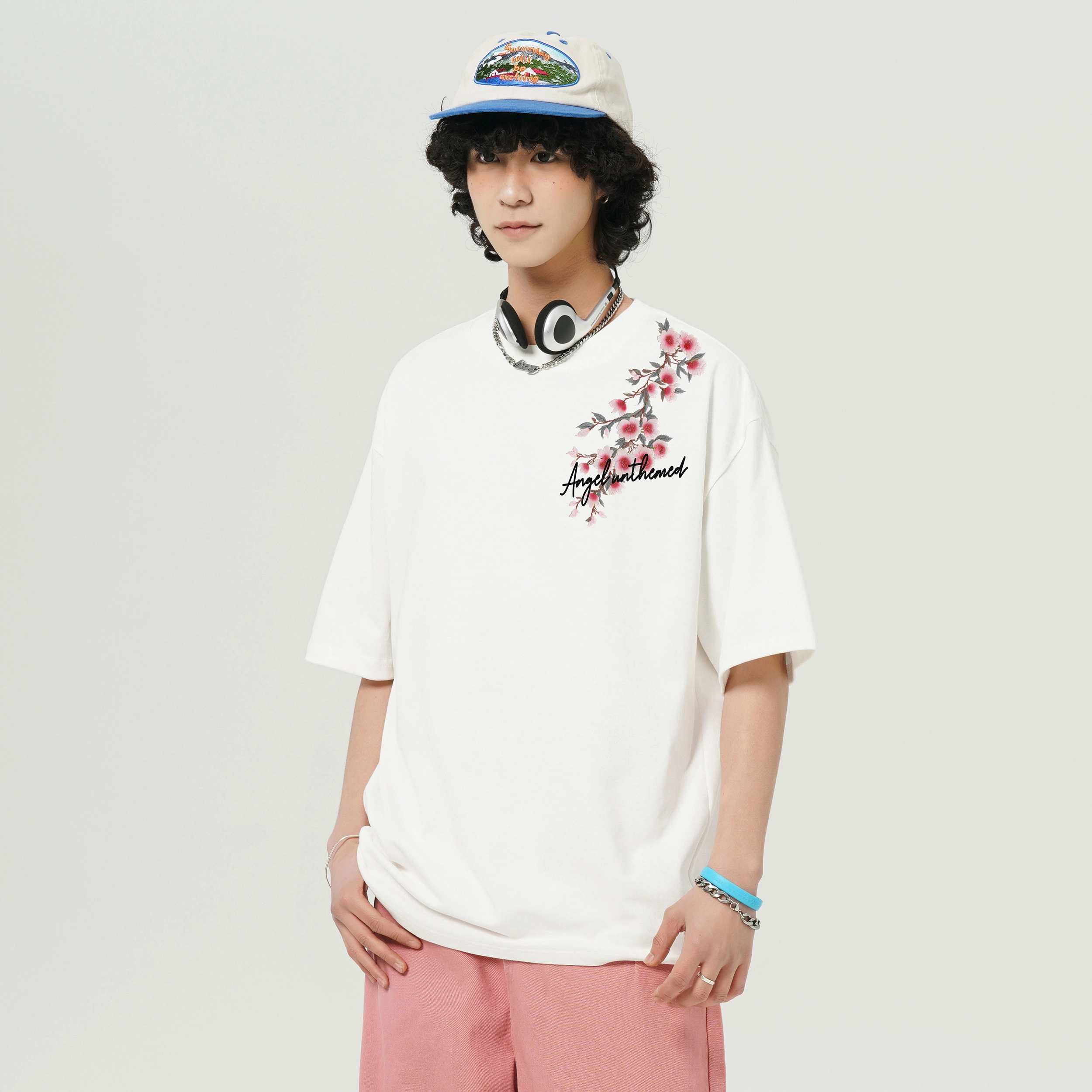 UNthemed T
