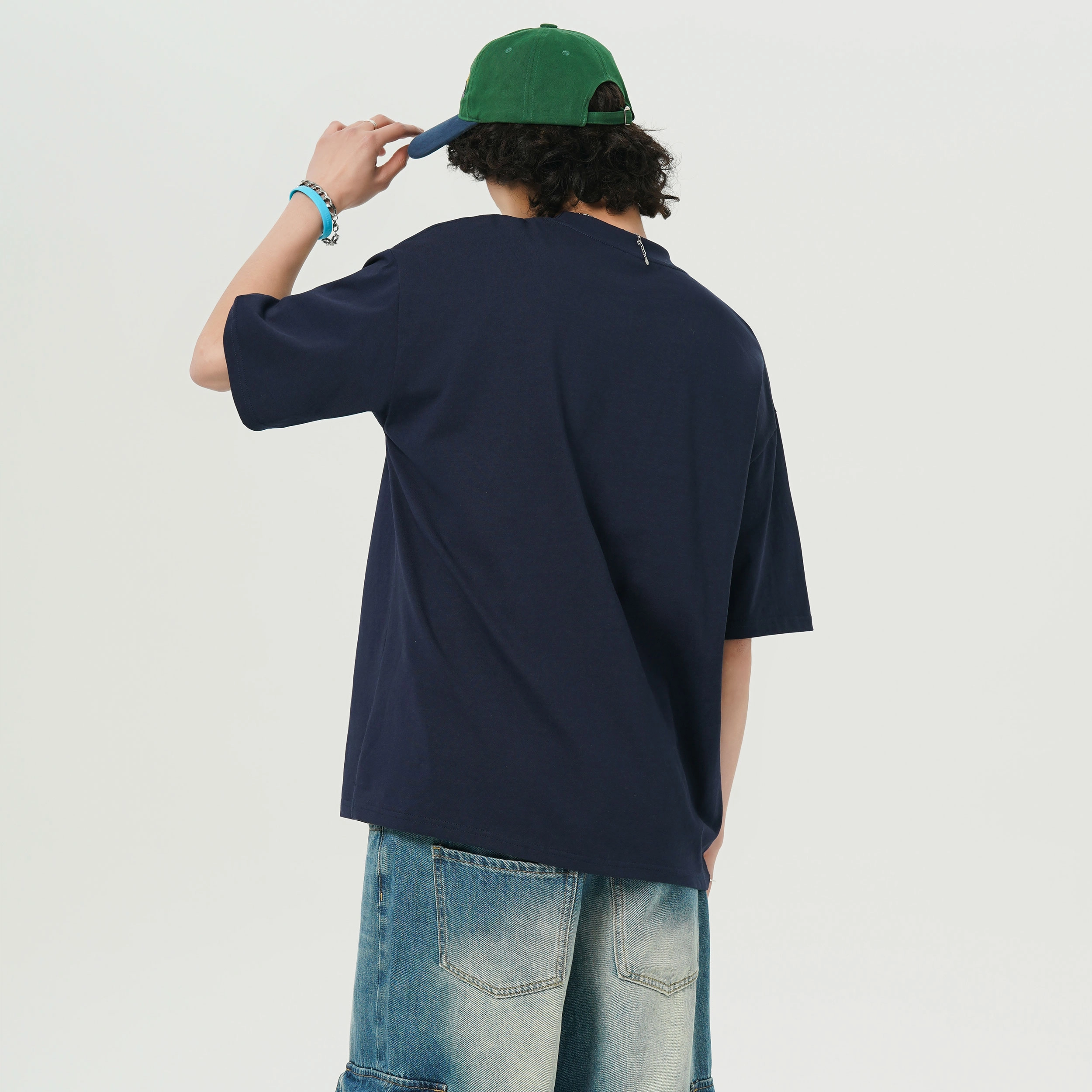 UNthemed T