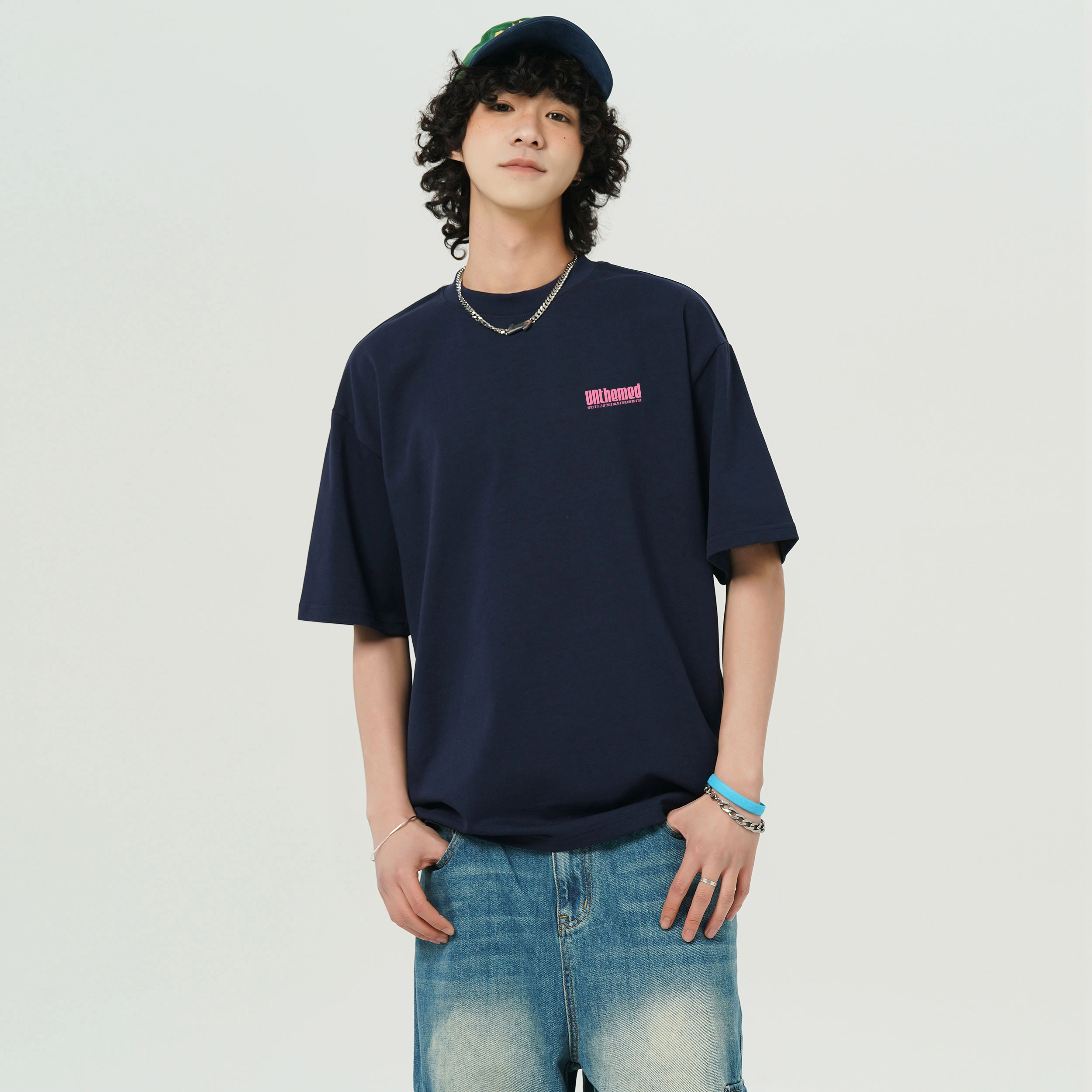 UNthemed T