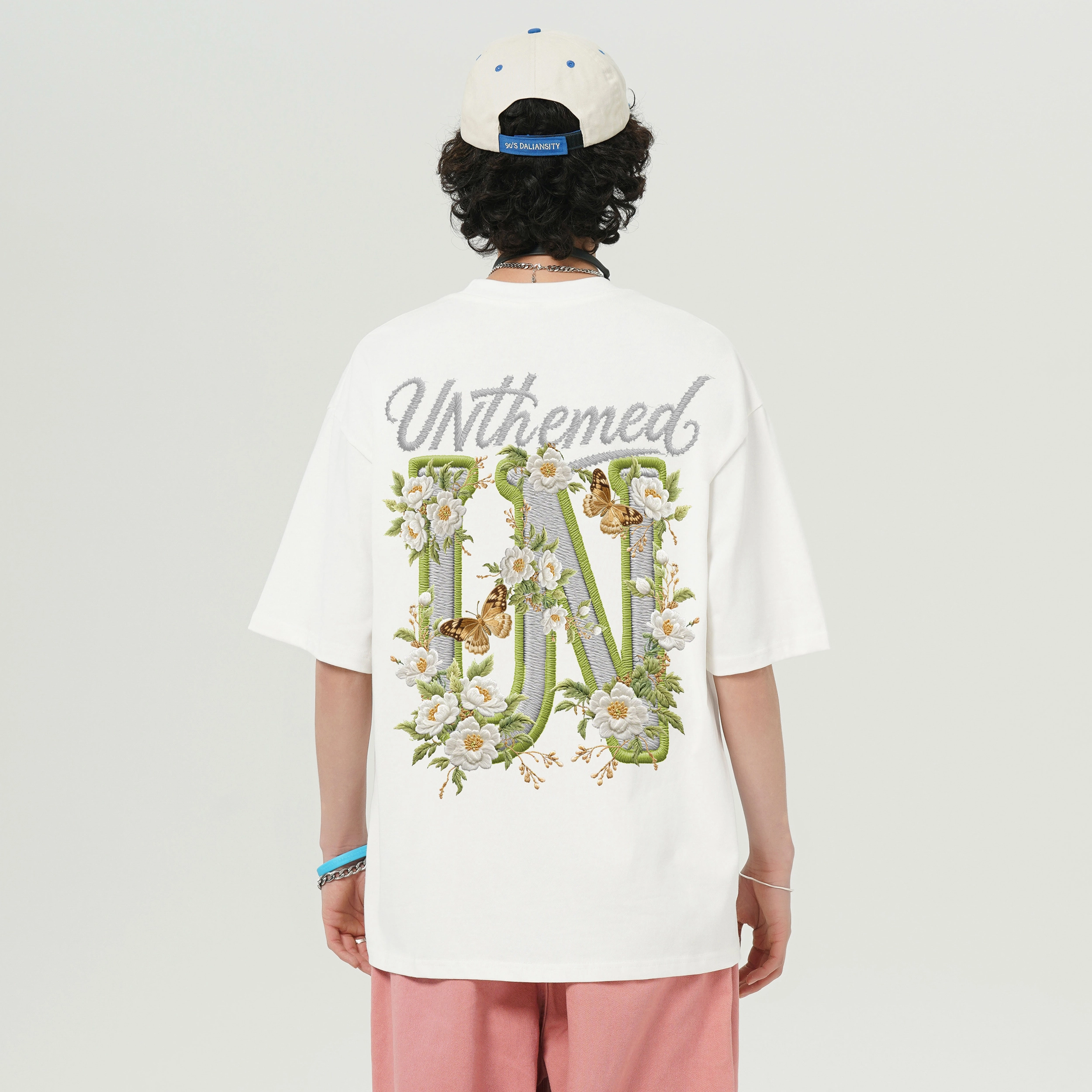 UNthemed LogoT