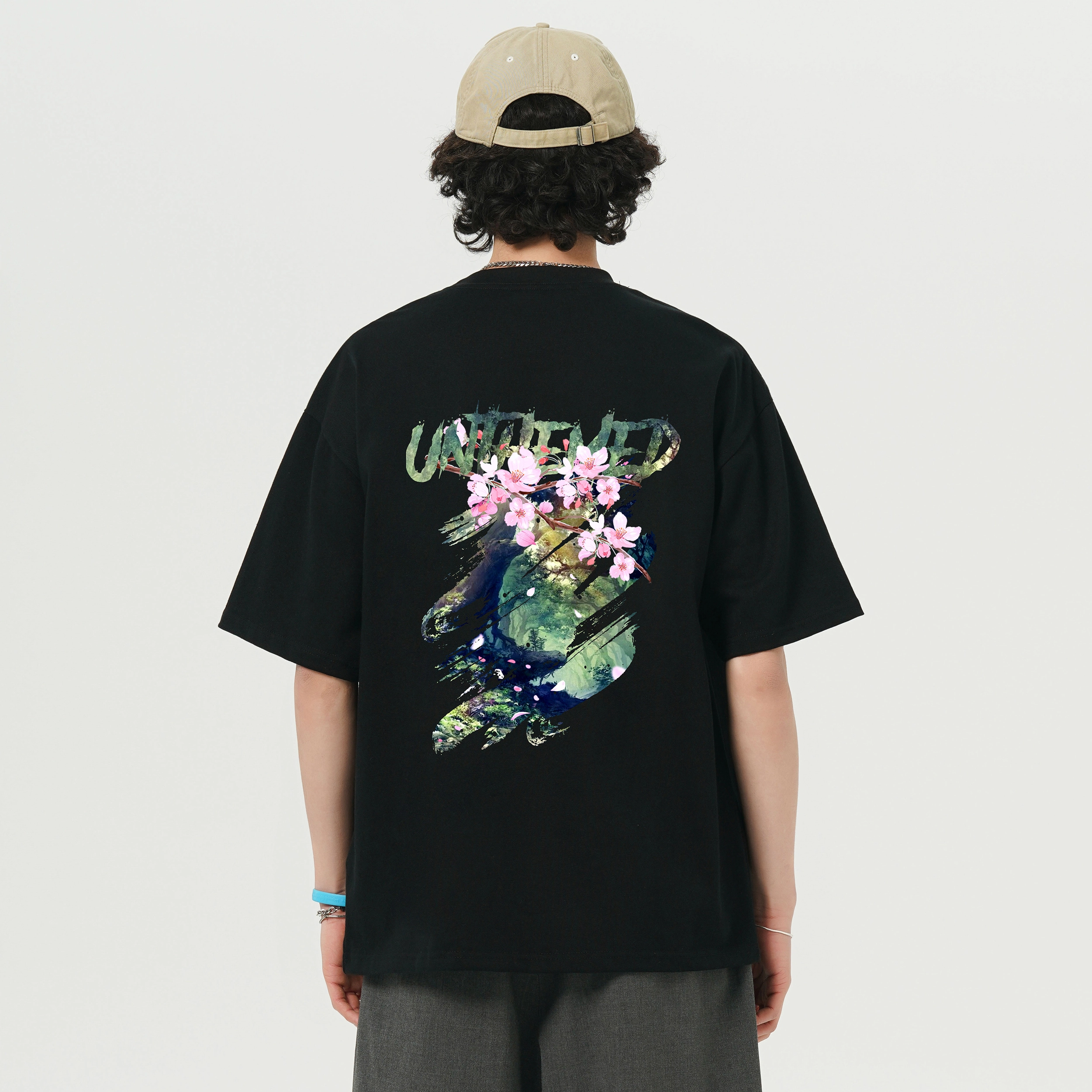UNthemed T