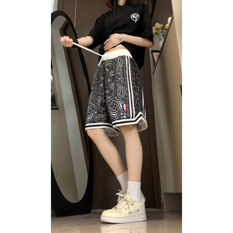 UNthemed