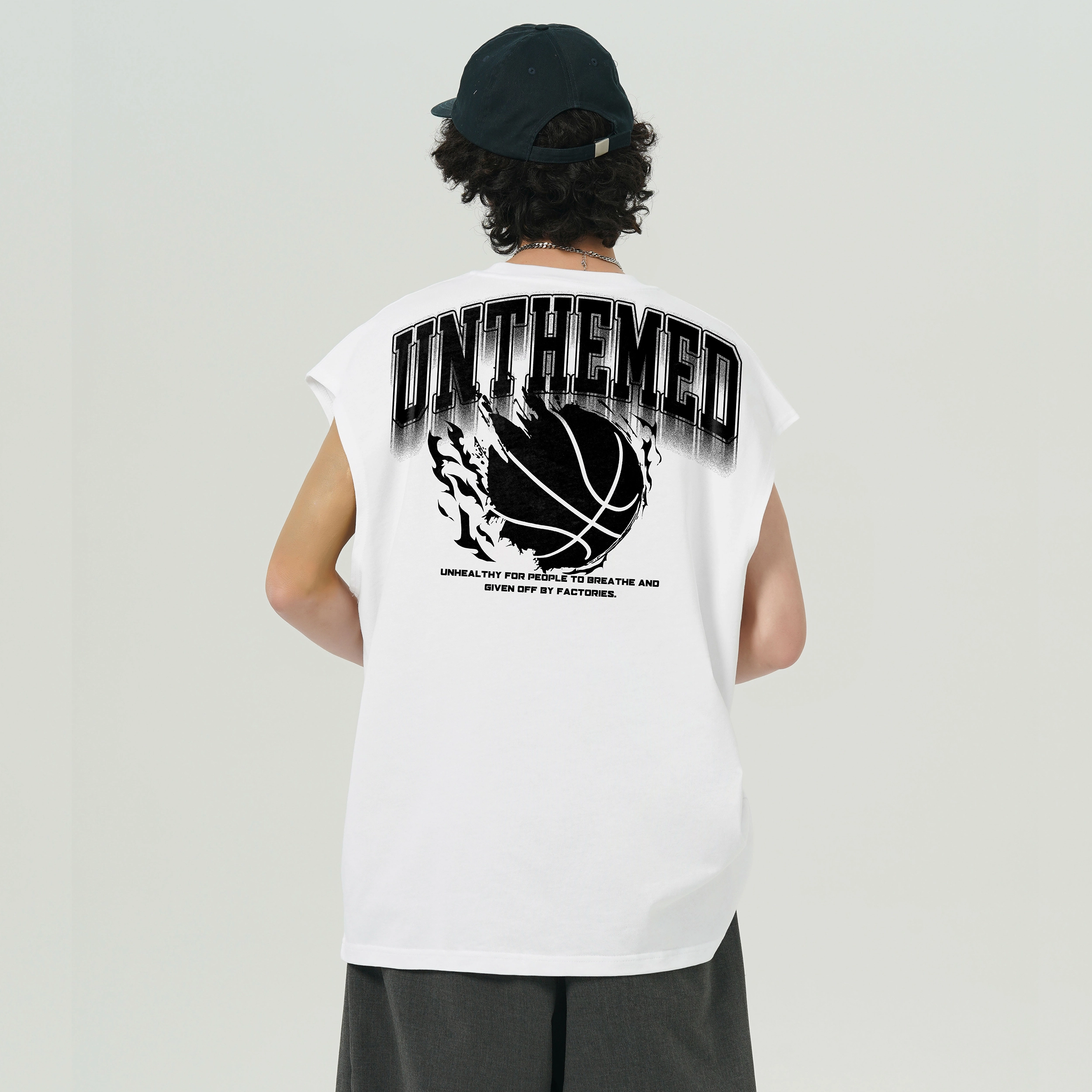 UNthemed
