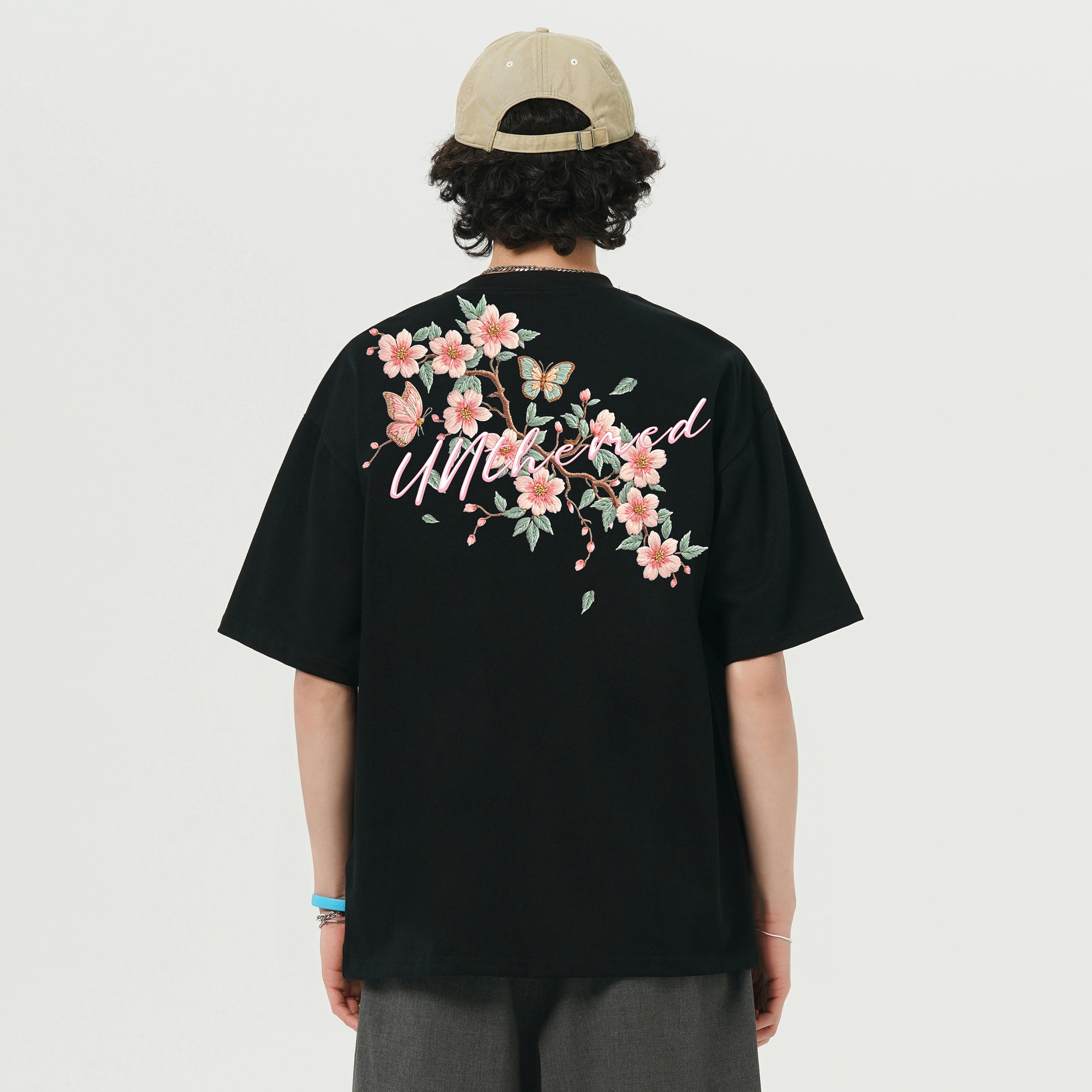 UNthemed T