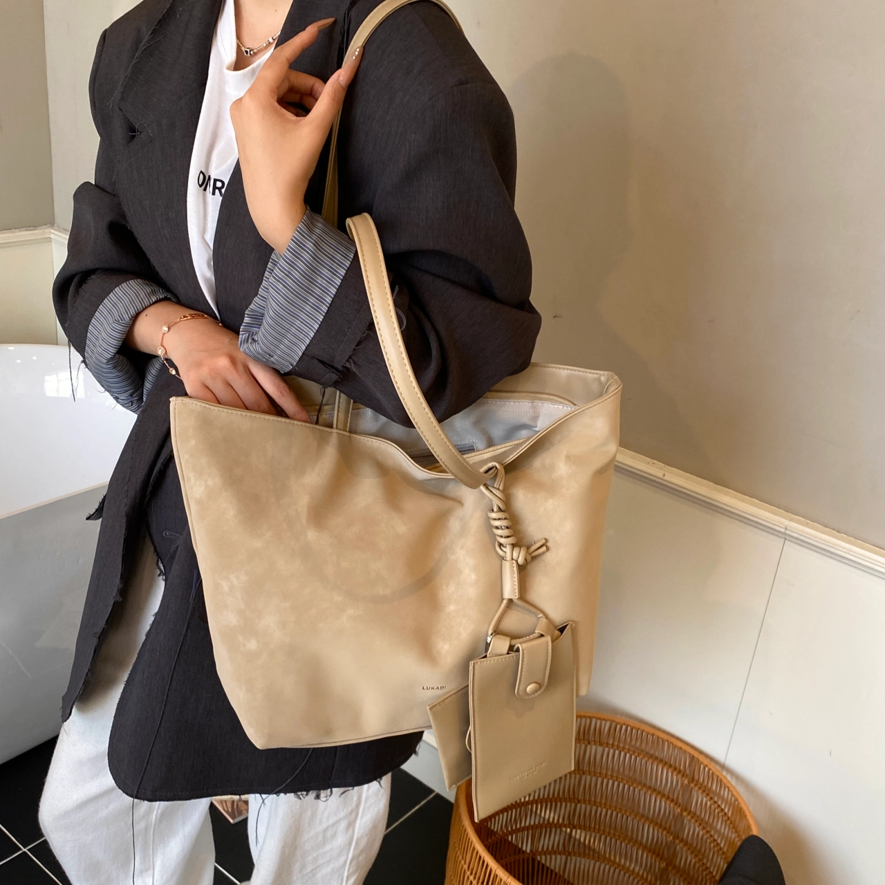JIANGLIDA PU Tote