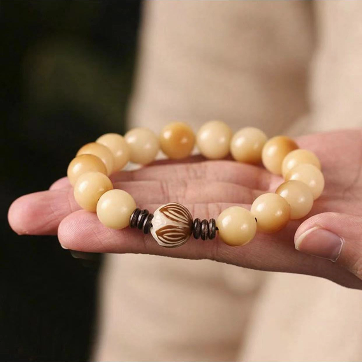 郁馨 莲花佑福极静淡雅风焦糖色绕指柔闲暇盘玩东方美学圆珠手饰 诸事顺遂考研考试上岸#好运 菩提根 手串 男女同款情侣款