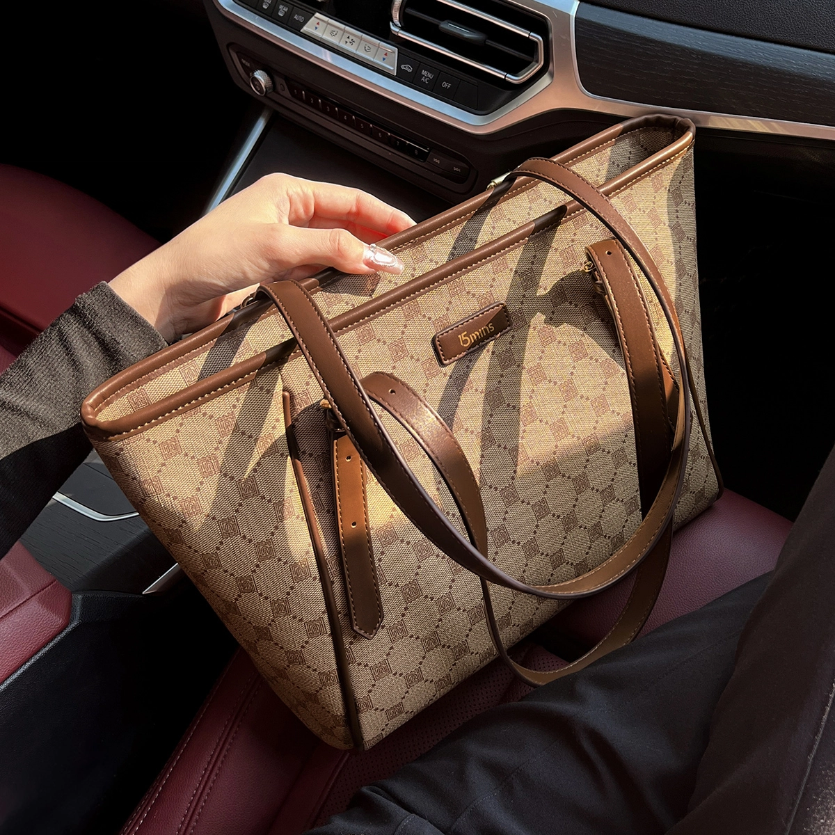 15 MINS PVC Tote
