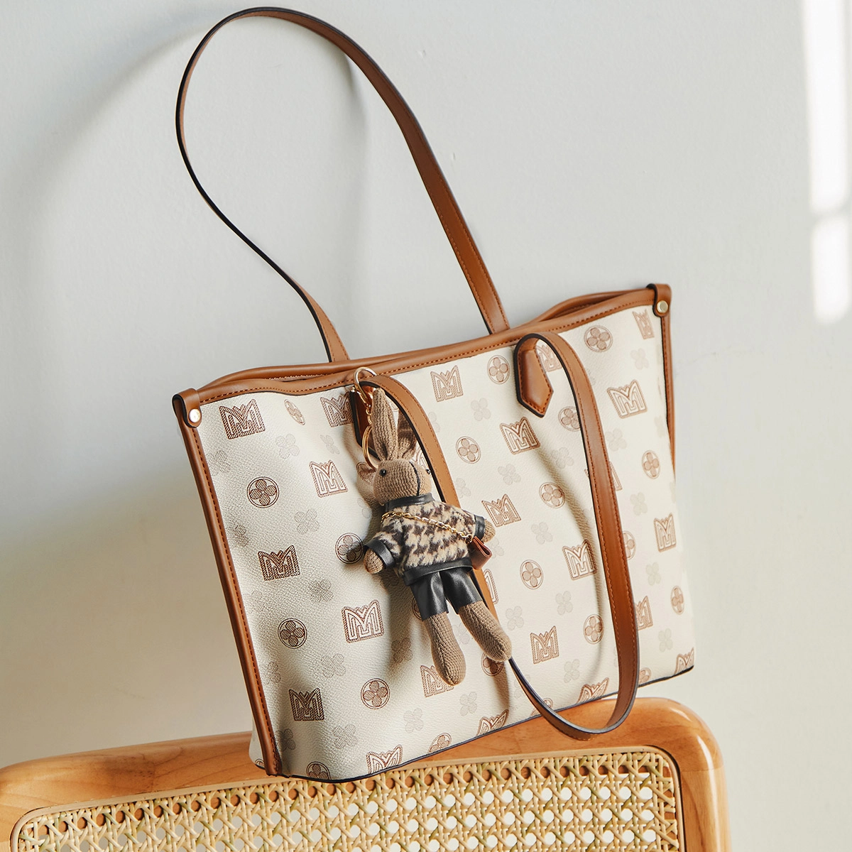 15 MINS PVC Tote
