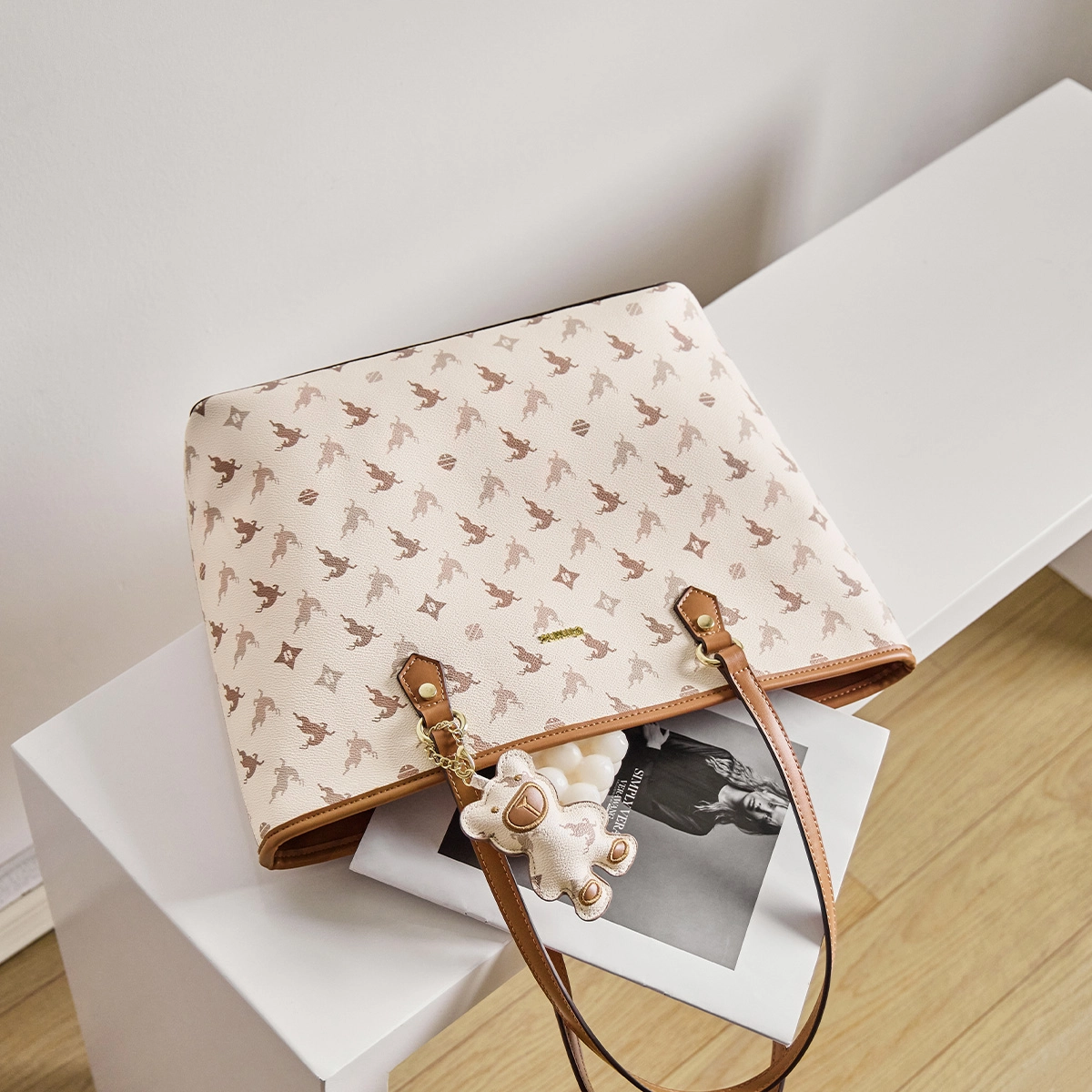 15 MINS PVC Tote