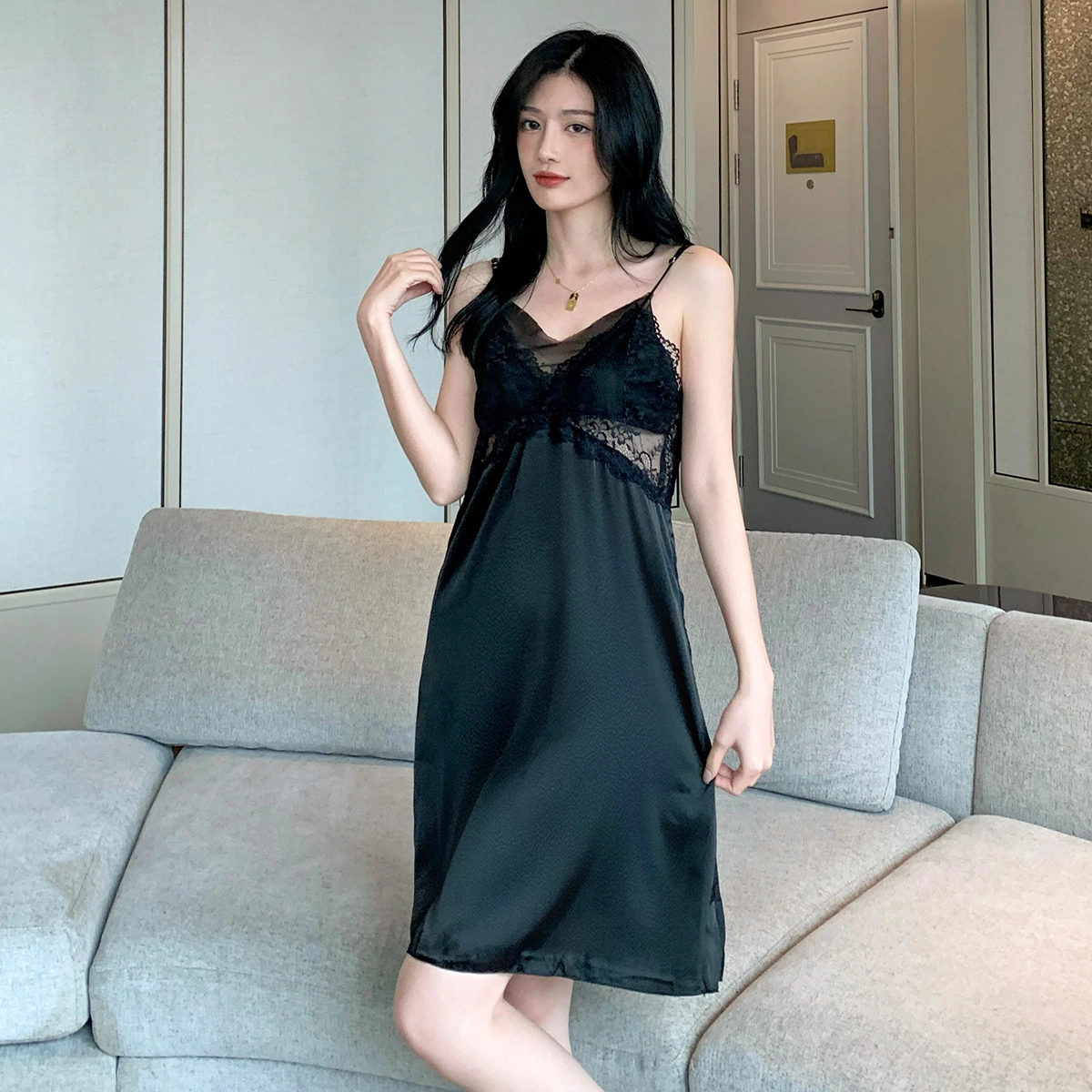 水中花 蕾丝美背连衣裙亲肤吊带舒适带三角裤短裙睡衣套装 女款 黑色