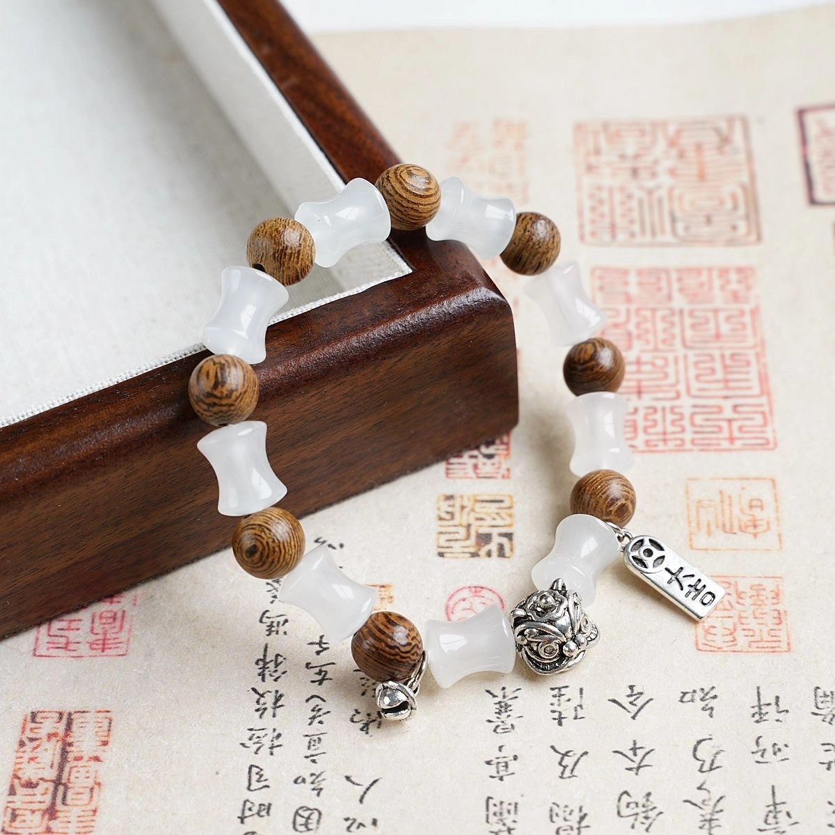 金瑞邦 新中式国潮  气质 轻奢高档 小众设计 文玩 平步青云 步步高升 竹节 醒狮 大吉 福牌 金丝檀木 木作手串 男女同款情侣款