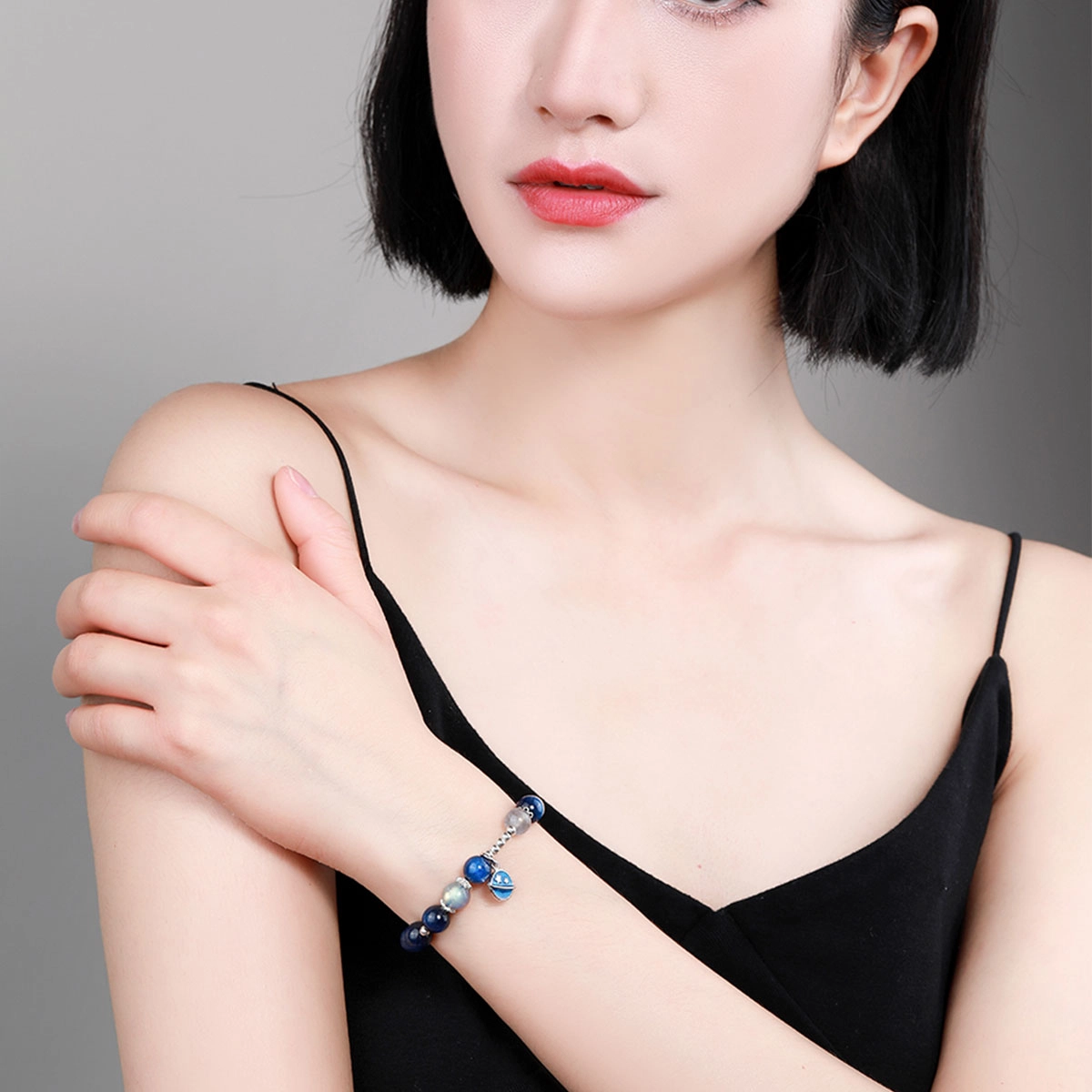 盈满堂 梦幻星球蓝晶石 灰月光单圈 小众设计款时尚 水晶 手串 女款