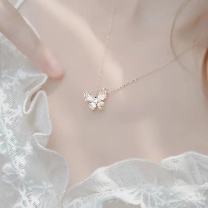 925
