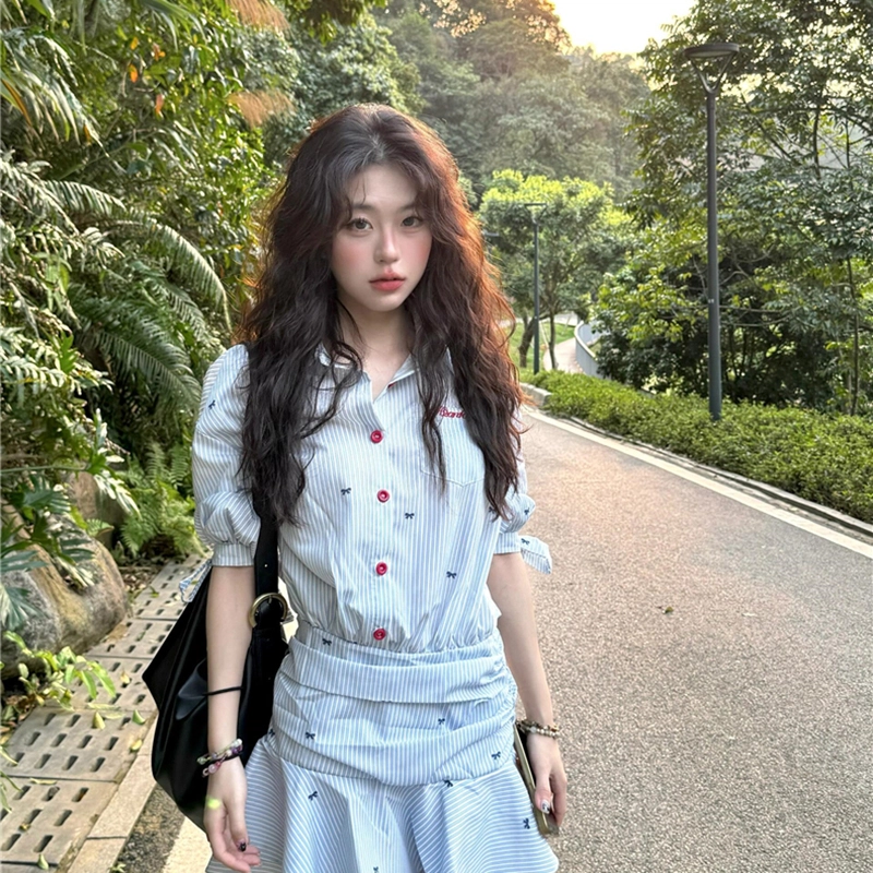 玉儿恋 学院风蓝白条纹假两件翻领中袖收腰荷叶边百褶衬衫裙短袖连衣裙 女款 蓝色蓝白条纹