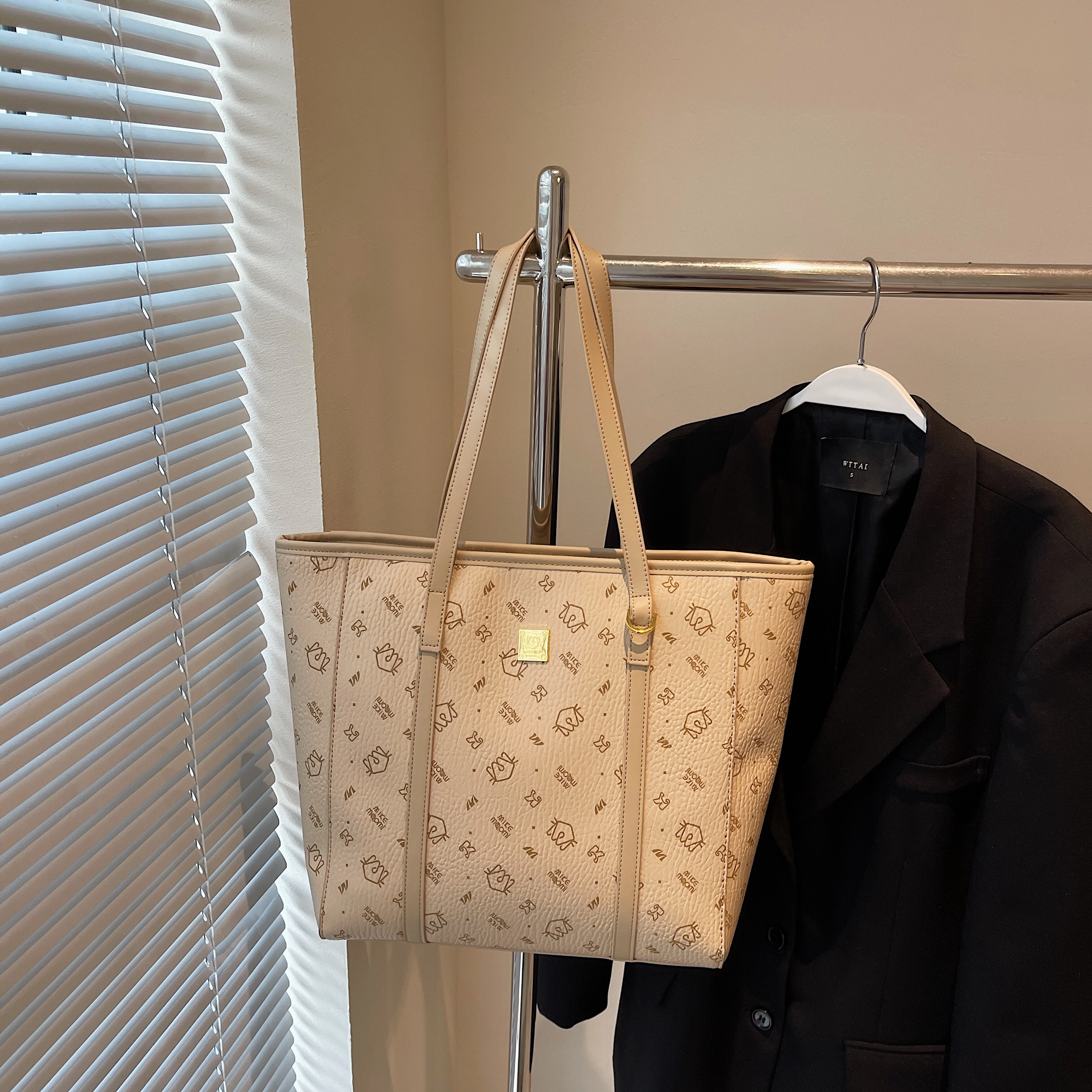 LARTIGENT pu Tote