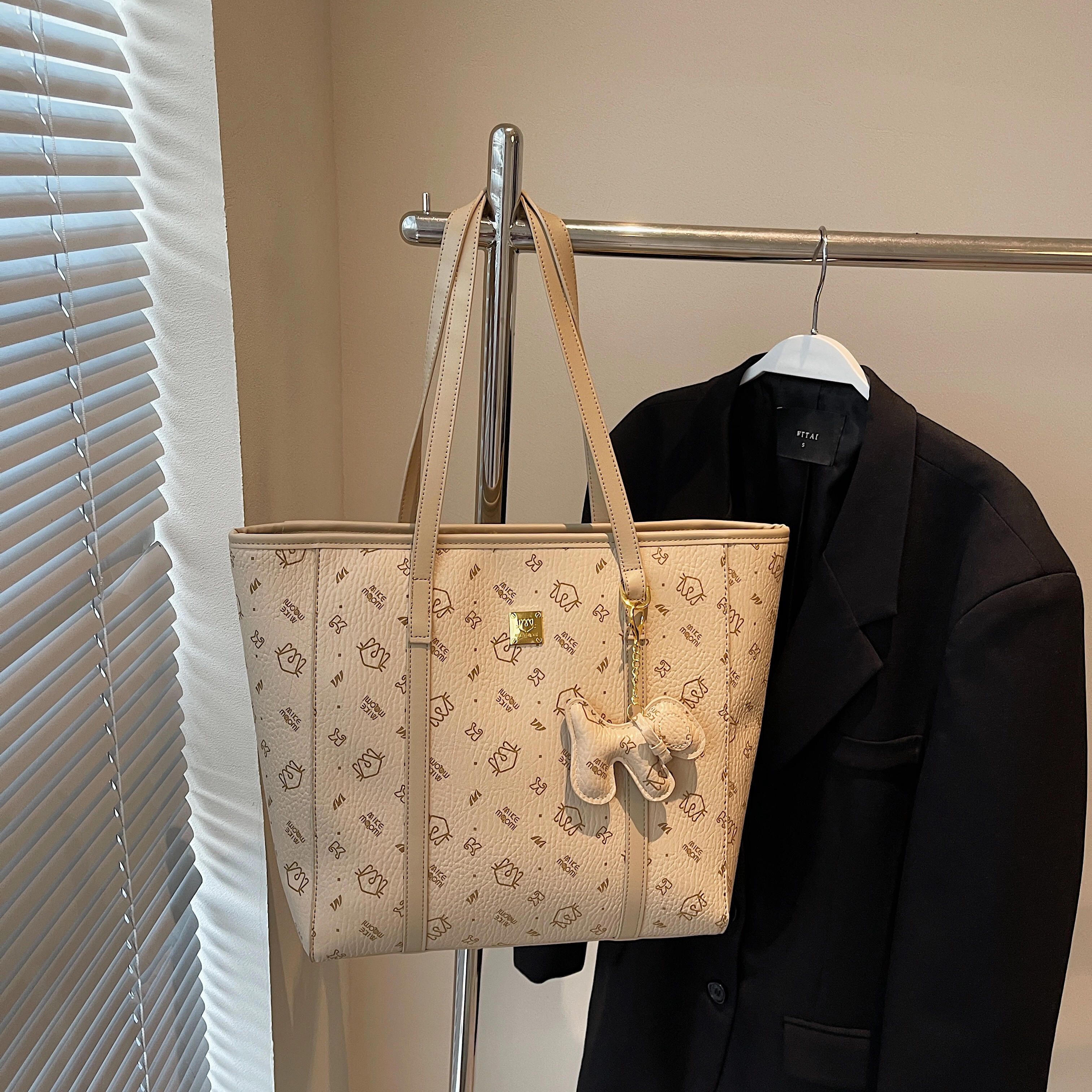 LARTIGENT pu Tote