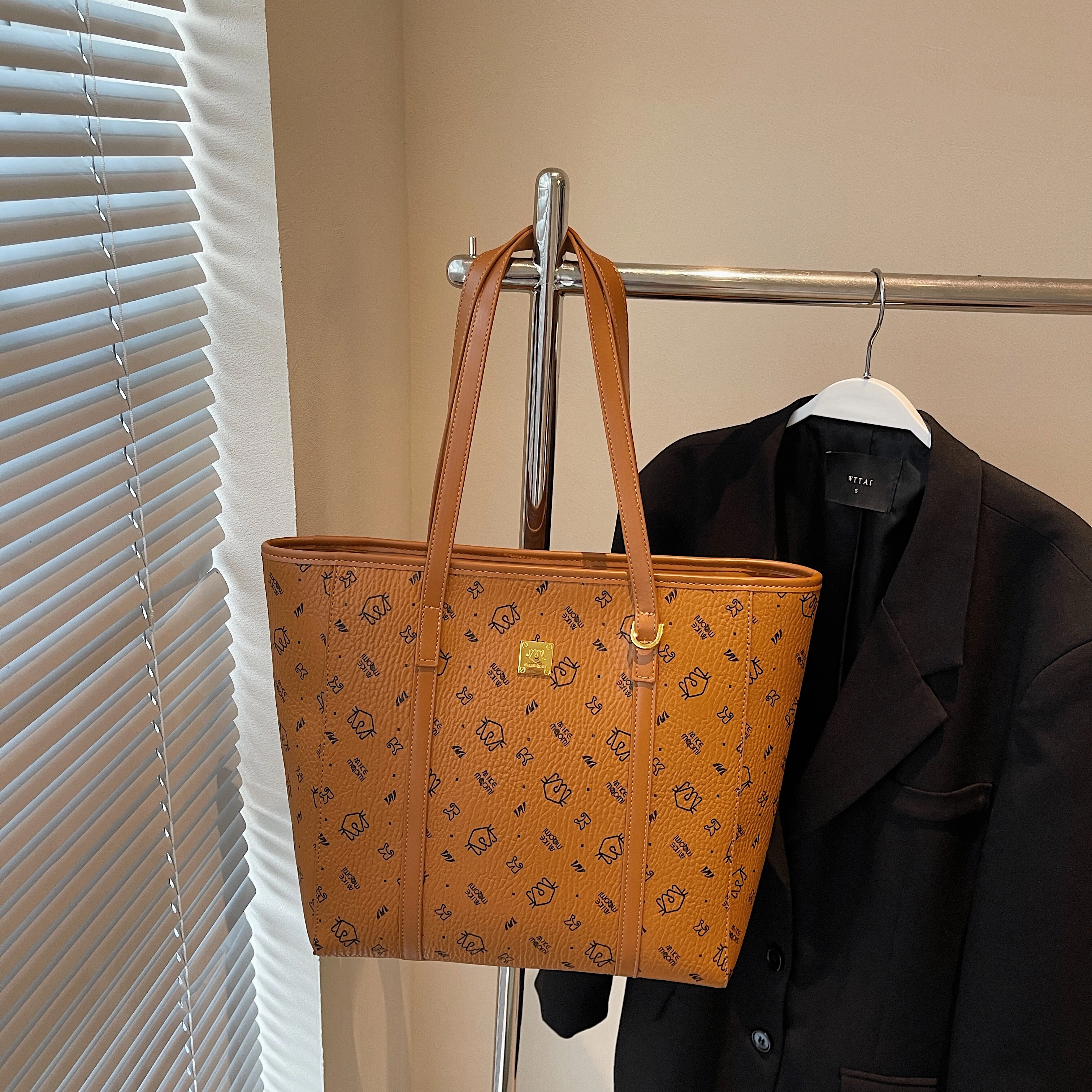 LARTIGENT pu Tote