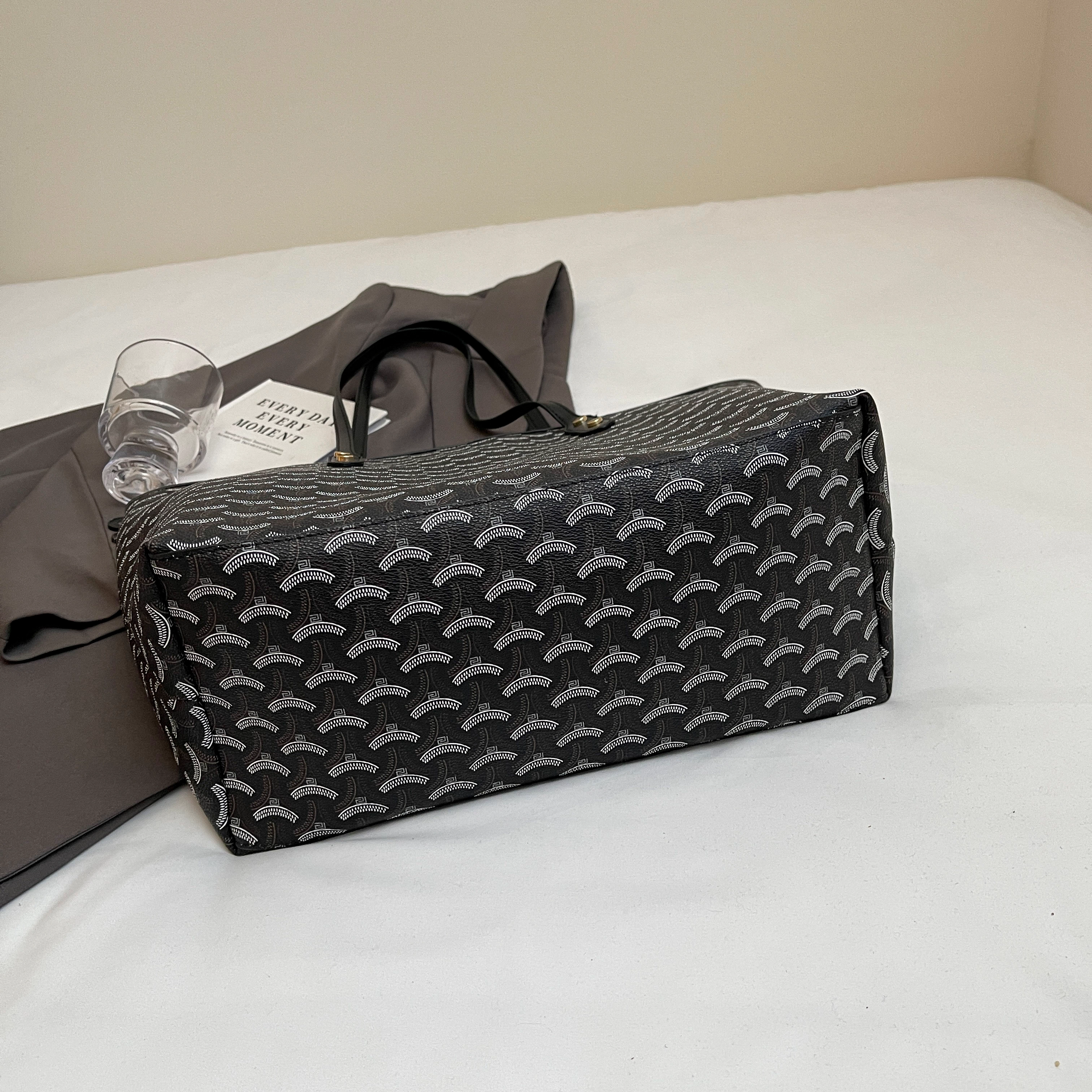 LARTIGENT PU Tote