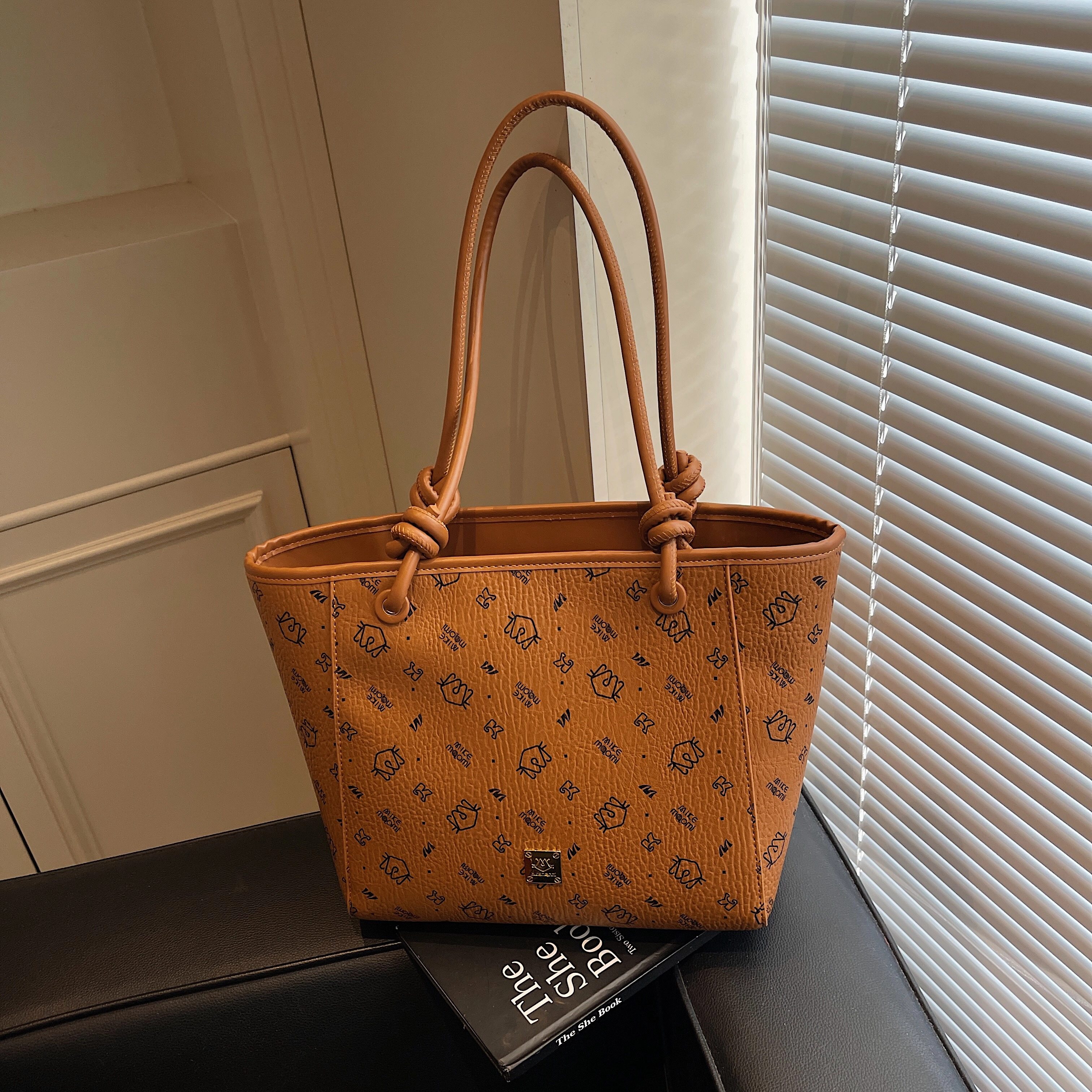 LARTIGENT PU Tote