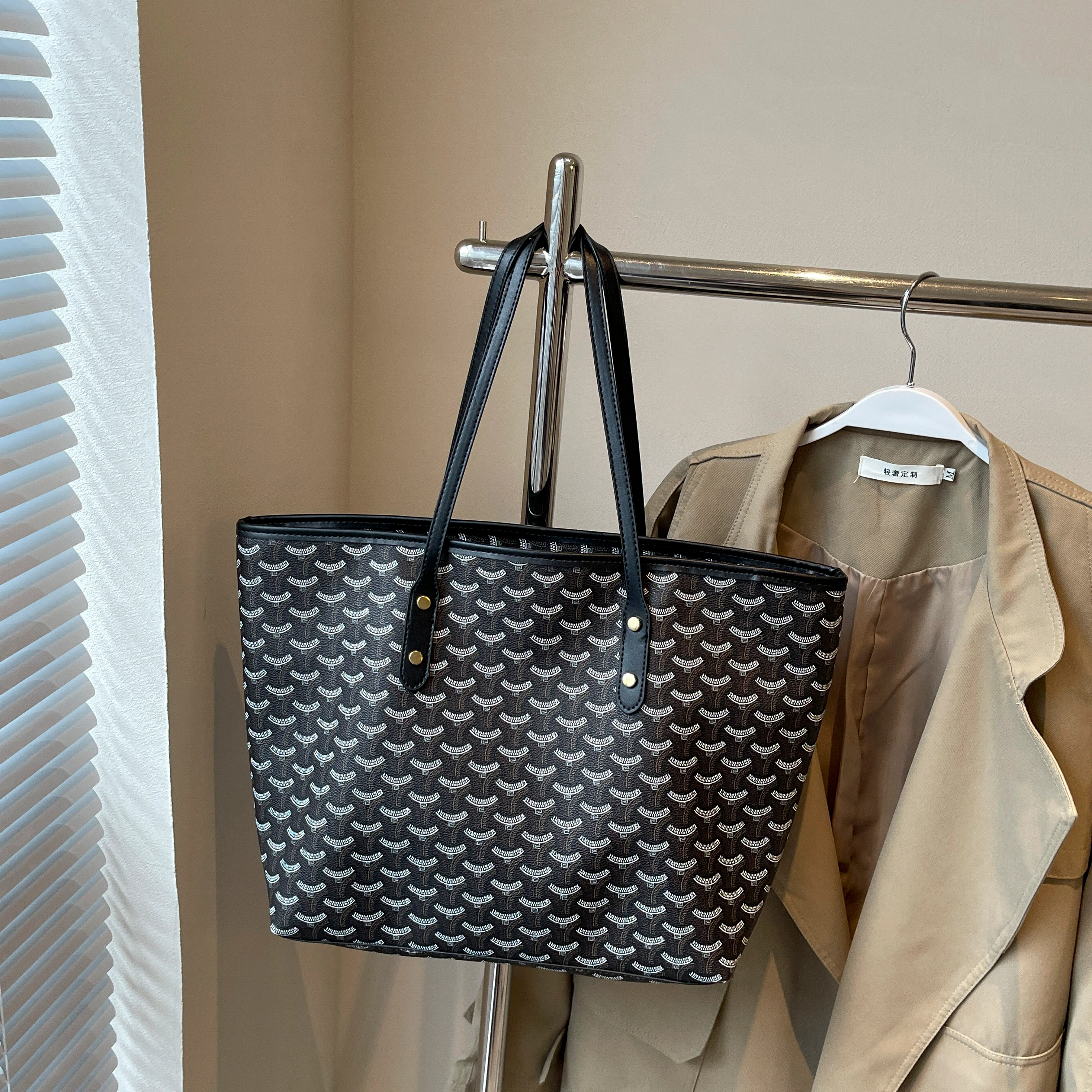 LARTIGENT PU Tote