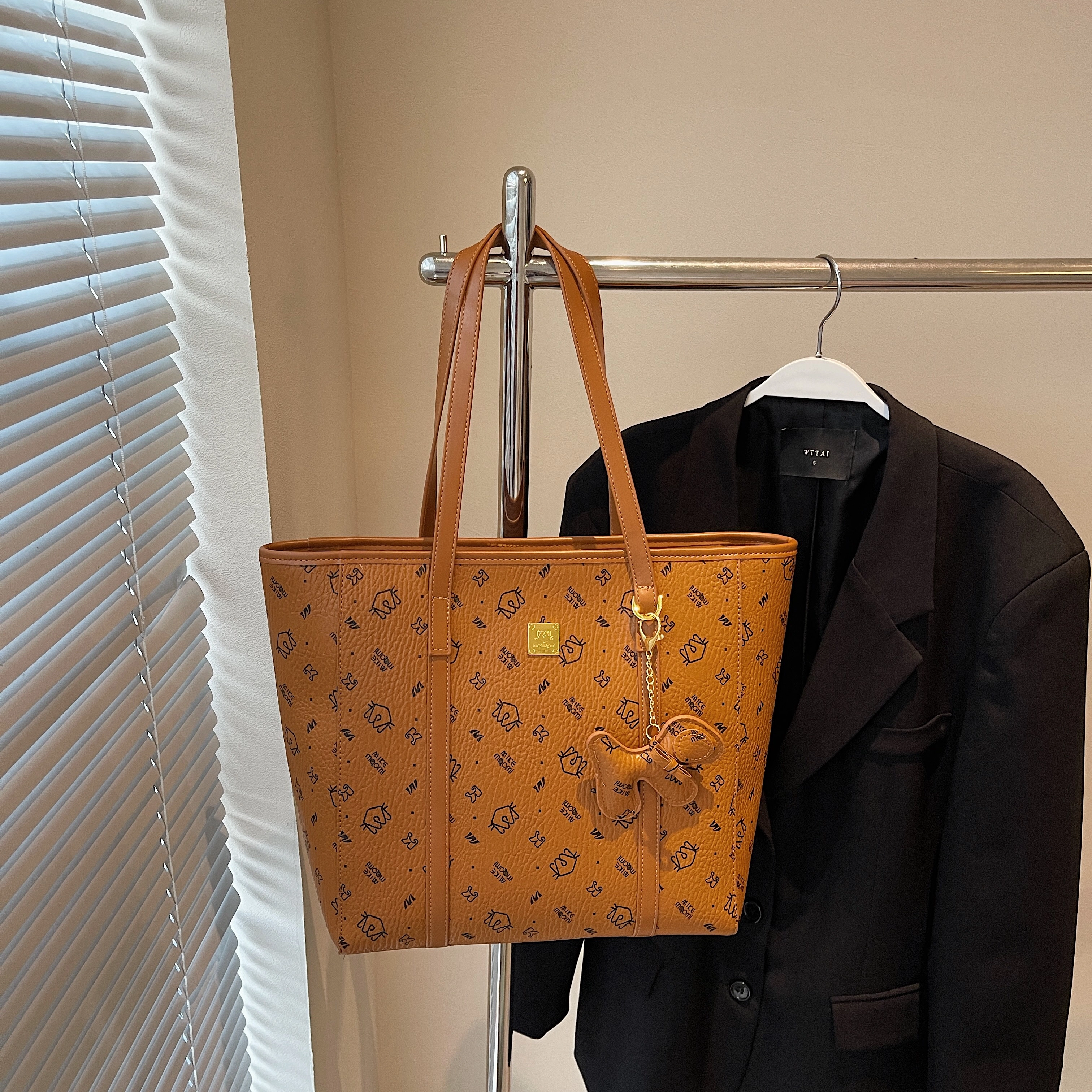 LARTIGENT pu Tote