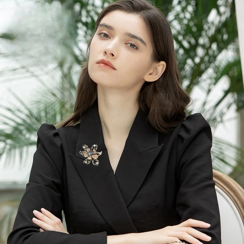 兰盈 姜花轻奢小众 环保合金 胸针 女款