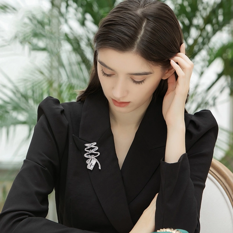 兰盈 丝带轻奢小众胸花原创设计 合金 胸针 男女同款情侣款
