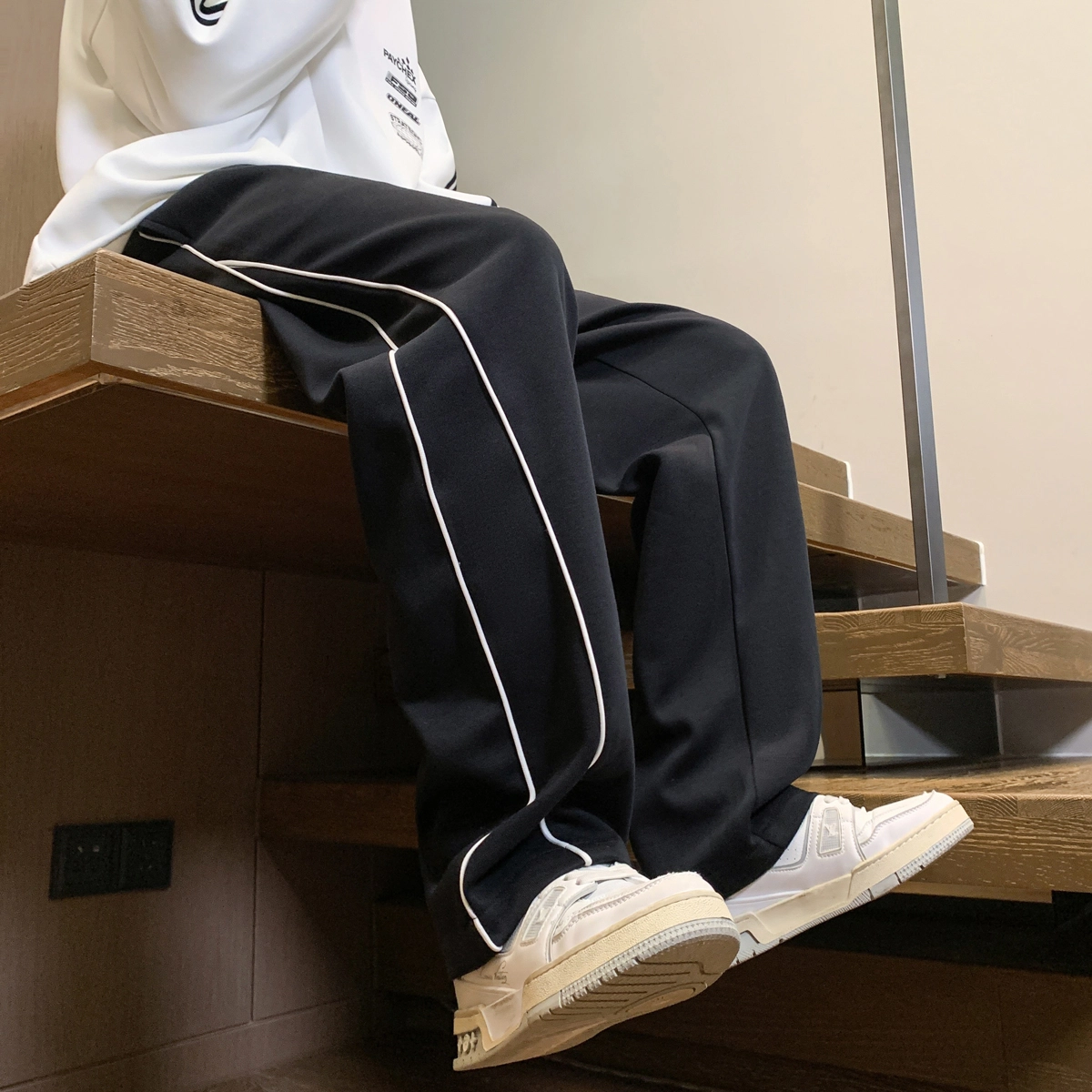 曼城 美式高街校园风侧边条纹织带宽松百搭舒适休闲裤 男女同款