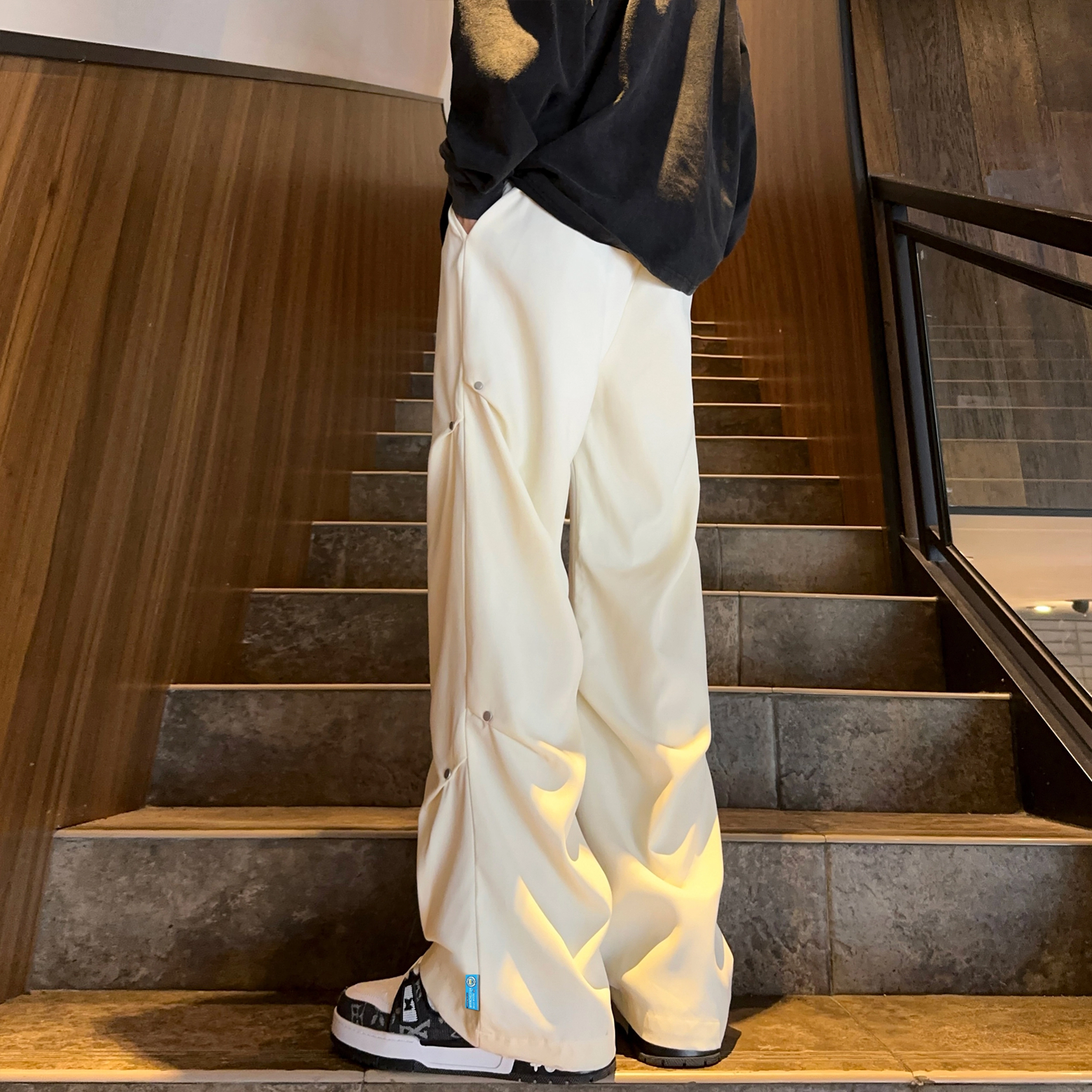曼城 美式高街学院风桃皮绒褶皱铆钉设计拖地裤宽松百搭直筒潮流休闲裤 男女同款