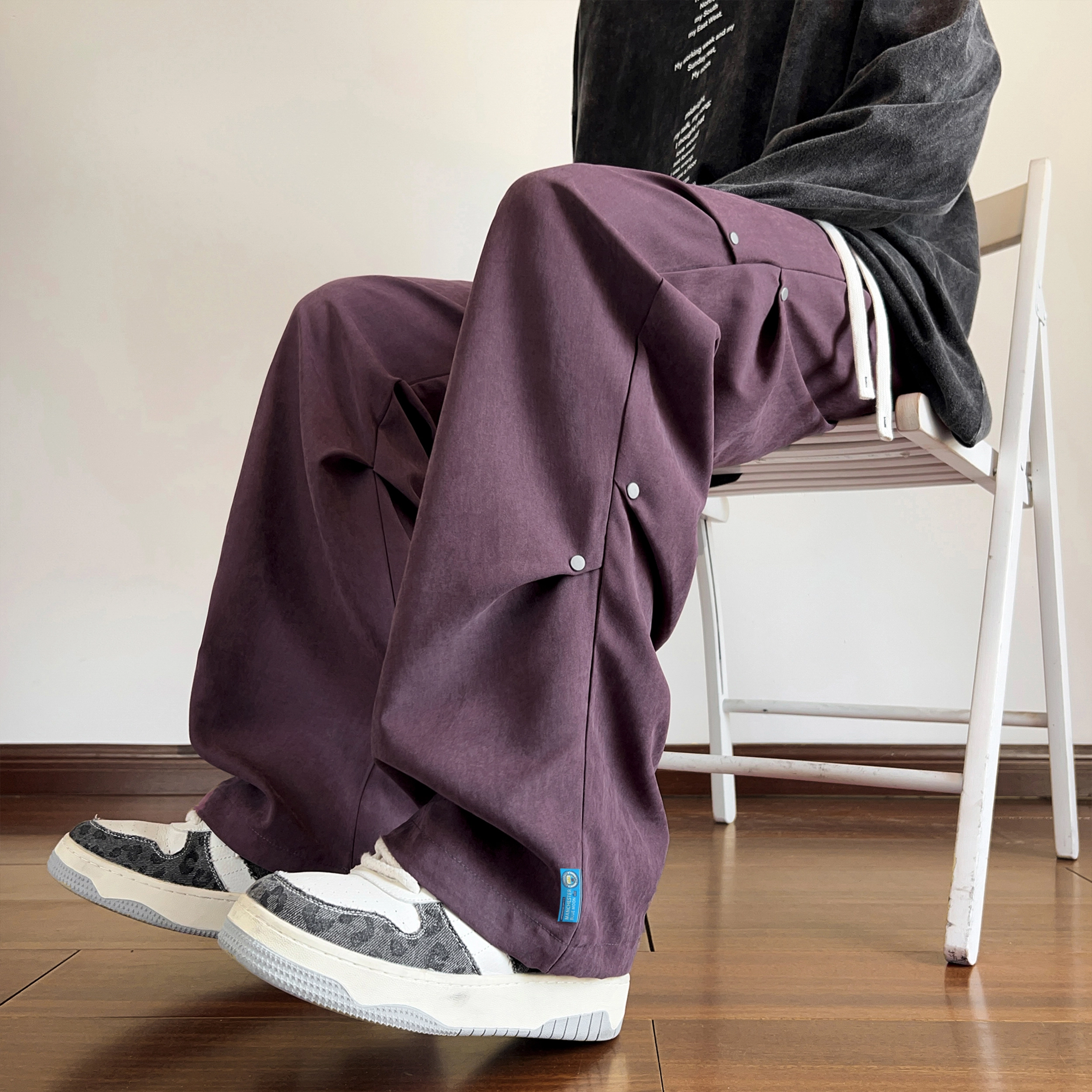 曼城 美式高街学院风桃皮绒褶皱铆钉设计拖地裤宽松百搭直筒潮流休闲裤 男女同款