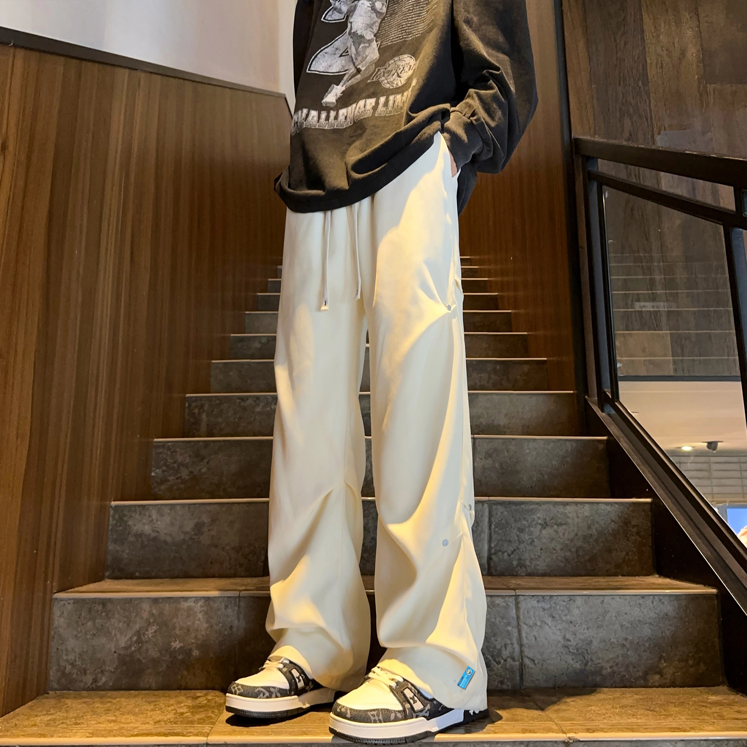 曼城 美式高街学院风桃皮绒褶皱铆钉设计拖地裤宽松百搭直筒潮流休闲裤 男女同款
