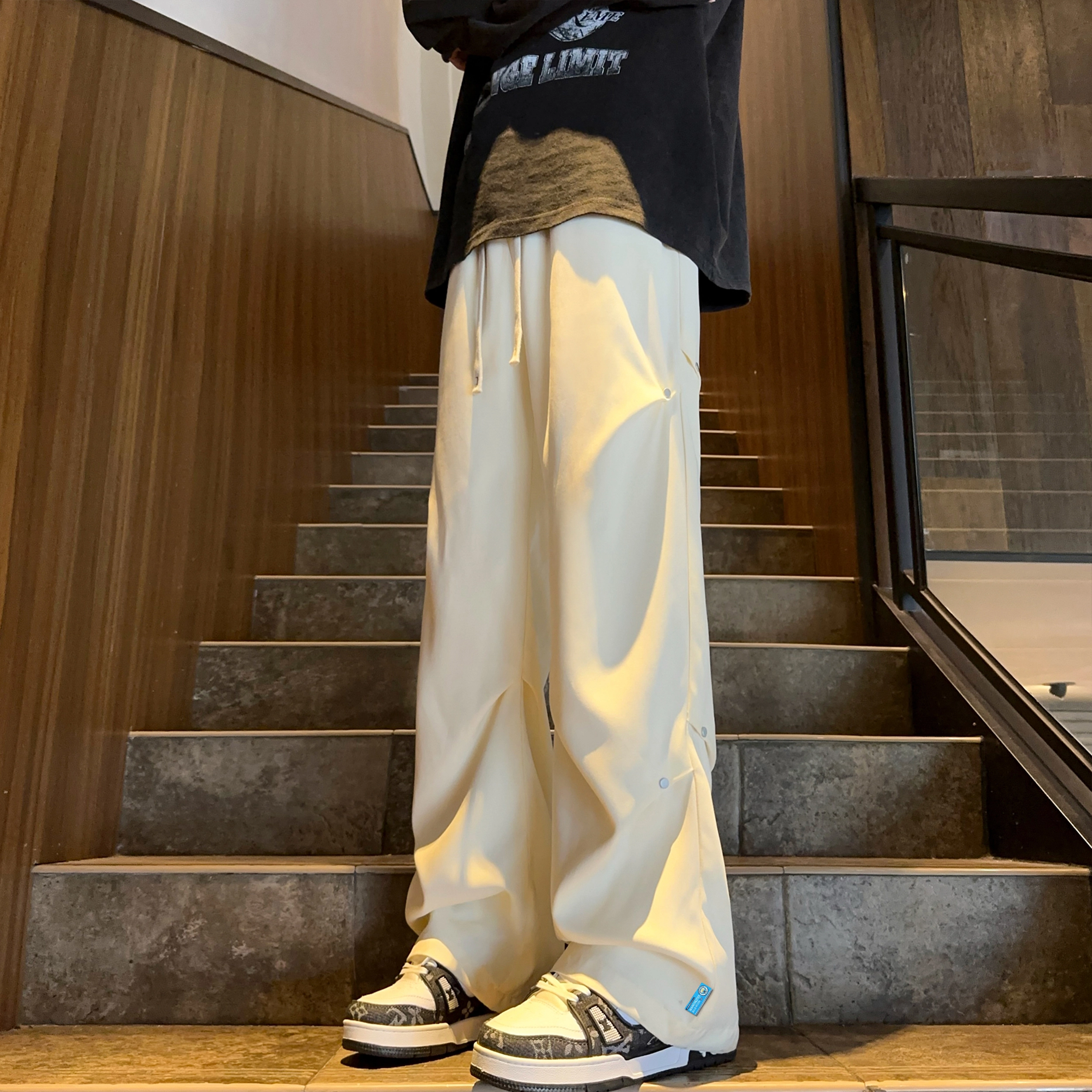 曼城 美式高街学院风桃皮绒褶皱铆钉设计拖地裤宽松百搭直筒潮流休闲裤 男女同款
