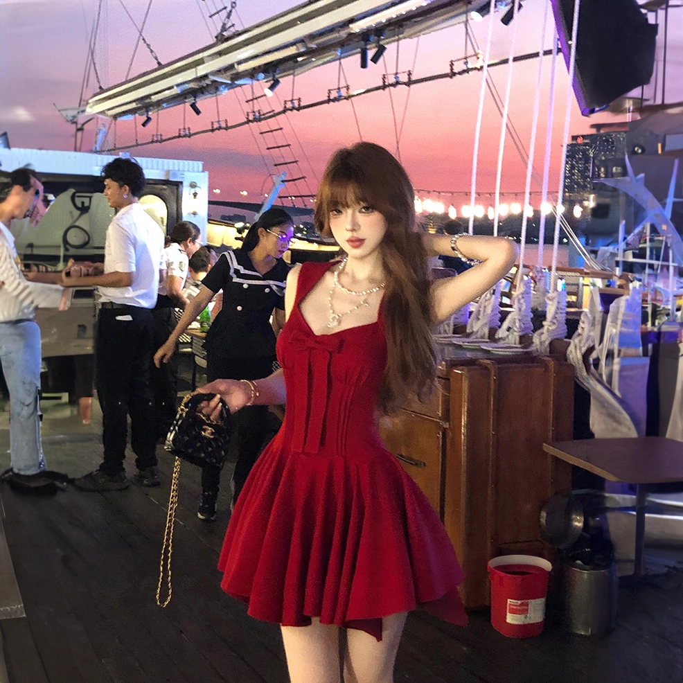 玉儿恋 法式玫瑰纯色千金感蝴蝶结收千金感高级潮流精致公主风绝美收腰腰纯欲公主裙吊带连衣裙 女款