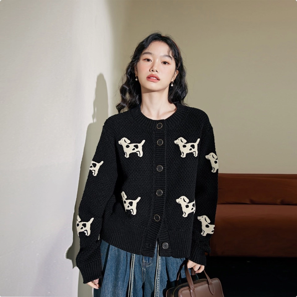 玉儿恋 高级感宽松慵懒感软糯休闲简约小狗印花开衫内搭针织衫 女款 黑色