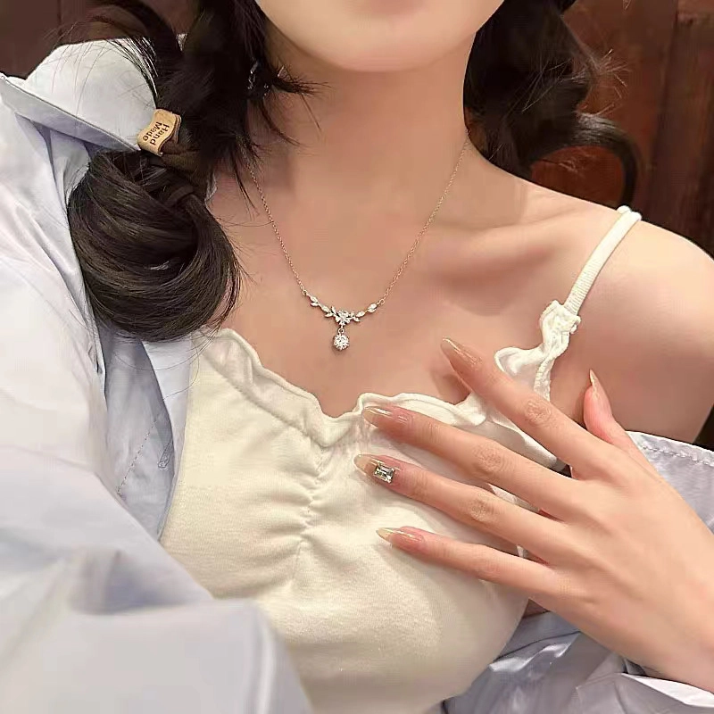克兰茜 紫藤花 轻奢森系花卉冷淡风高级感甜酷闪耀银河 在逃公主 日常百搭 女生 女友 纪念日周年送礼礼盒 铜 项链 女款